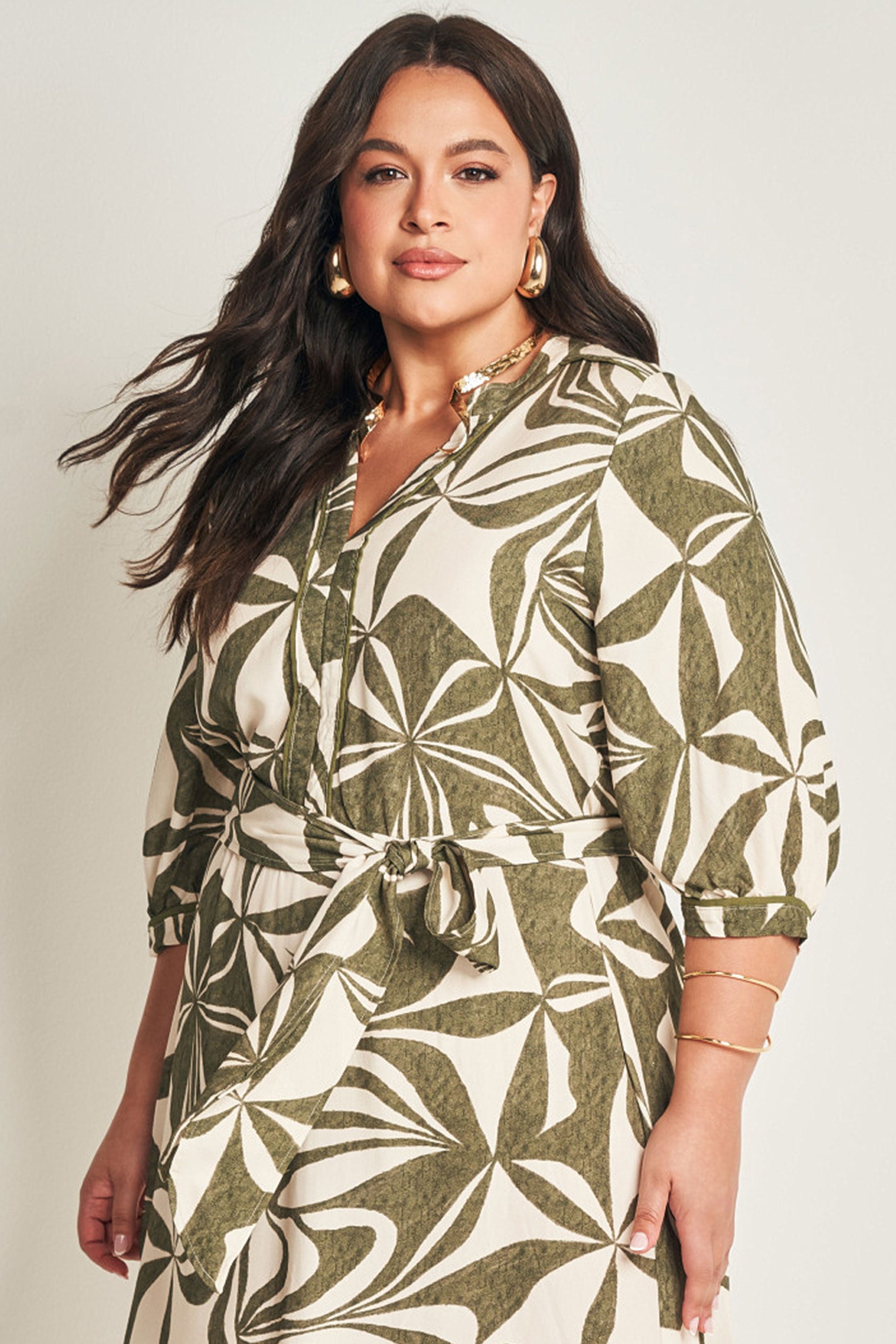 Vestido midi com manga 3/4