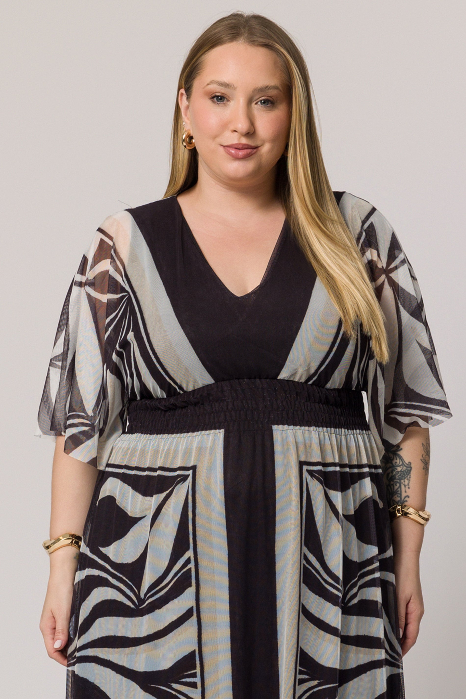 Vestido longo em tule geométrico