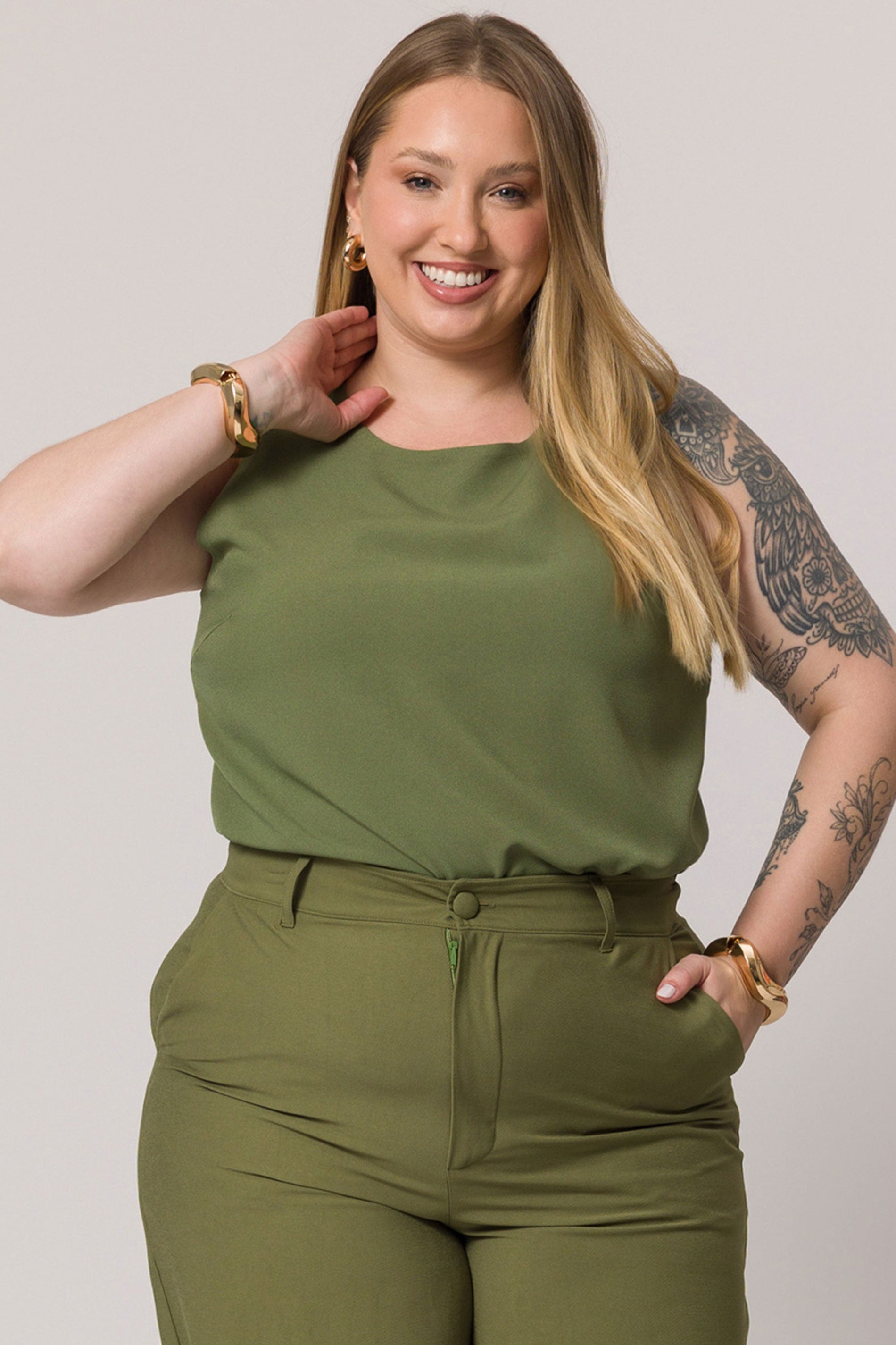 Calça Reta Cintura Alta em Sarja Sartorial