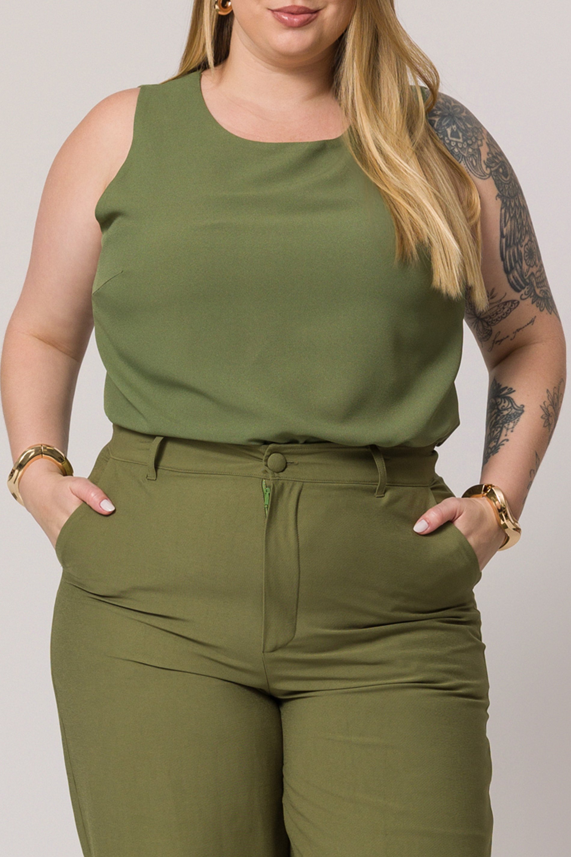 Calça Reta Cintura Alta em Sarja Sartorial