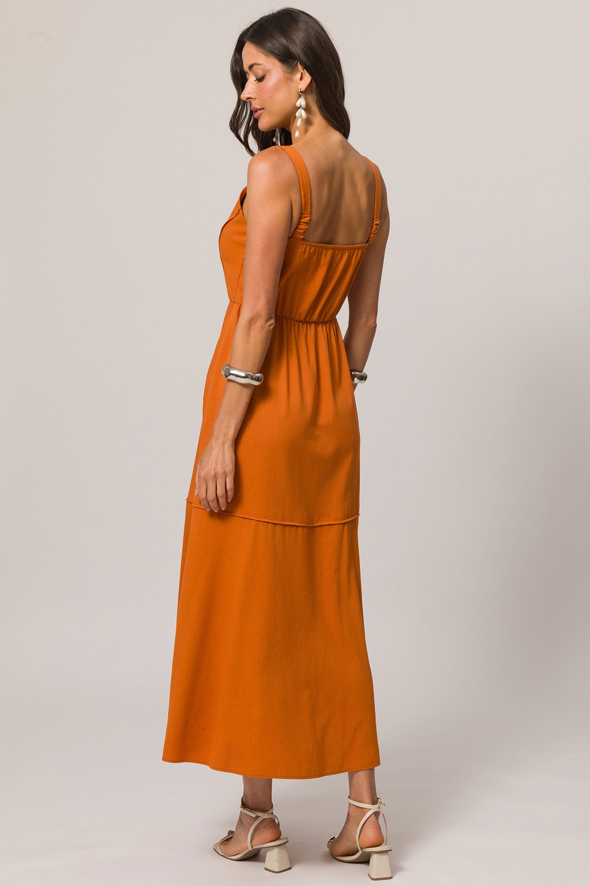 Vestido Longo de Alça em Plano Viscolinho