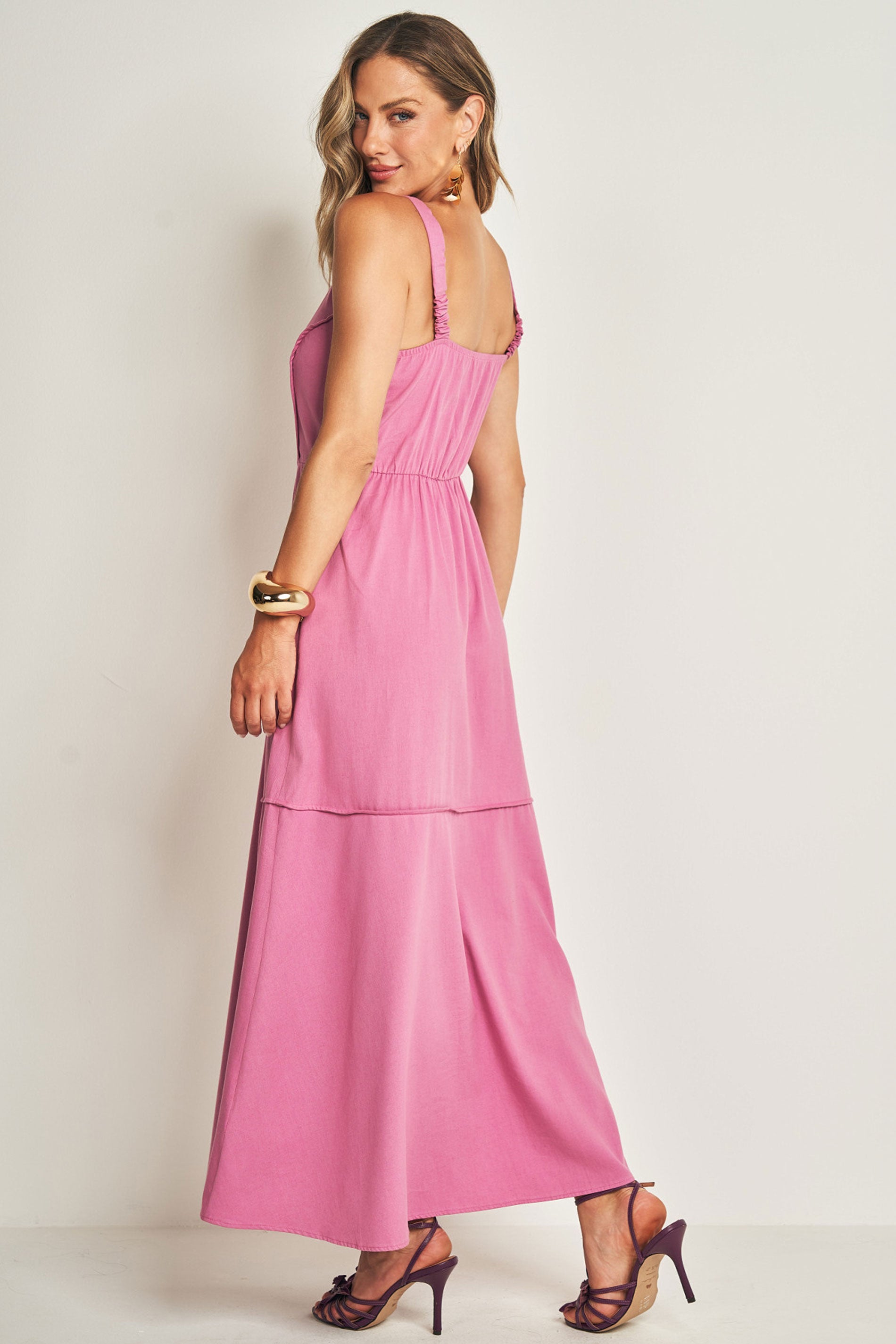 Vestido Longo de Alça em Plano Viscolinho