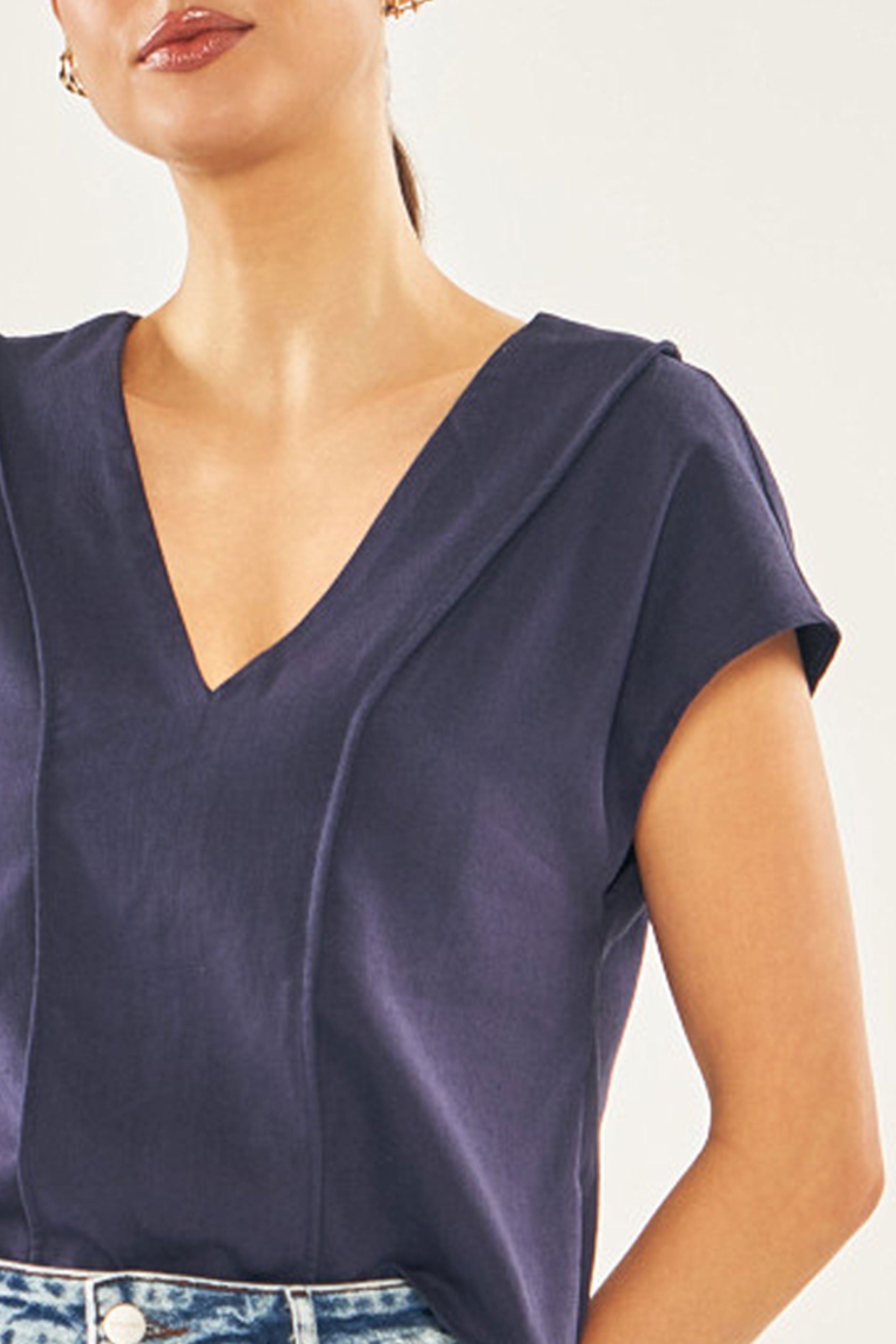 Blusa de Manga Curta em Plano Viscolinho