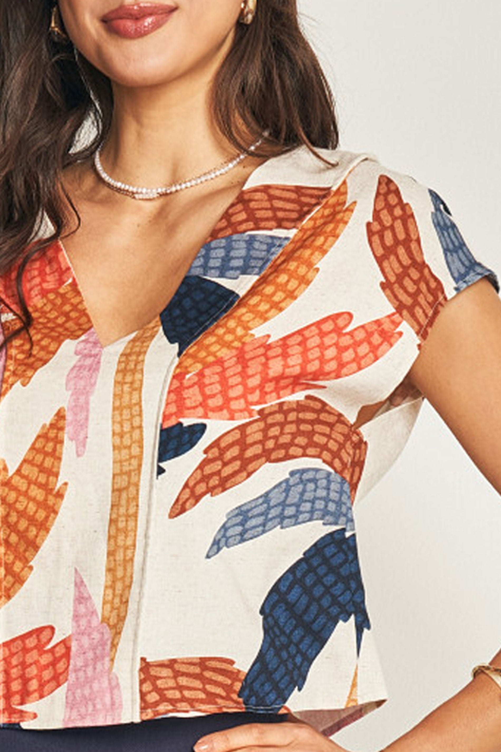 Blusa de Manga Curta em Plano Viscolinho