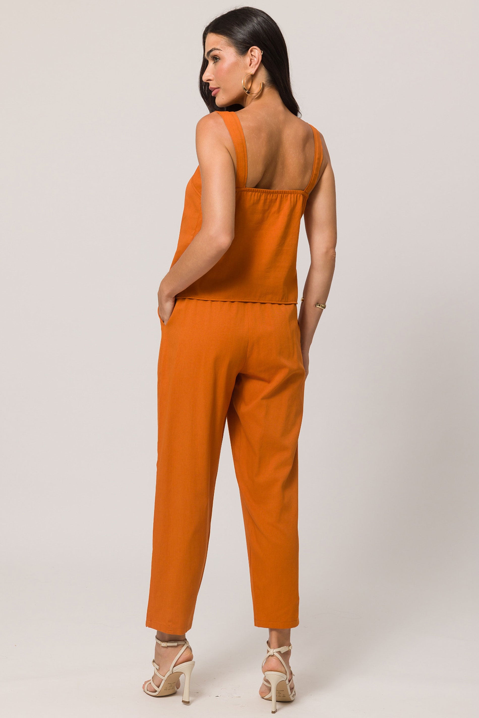 Blusa de Alça em Plano Viscolinho com Decote Coração