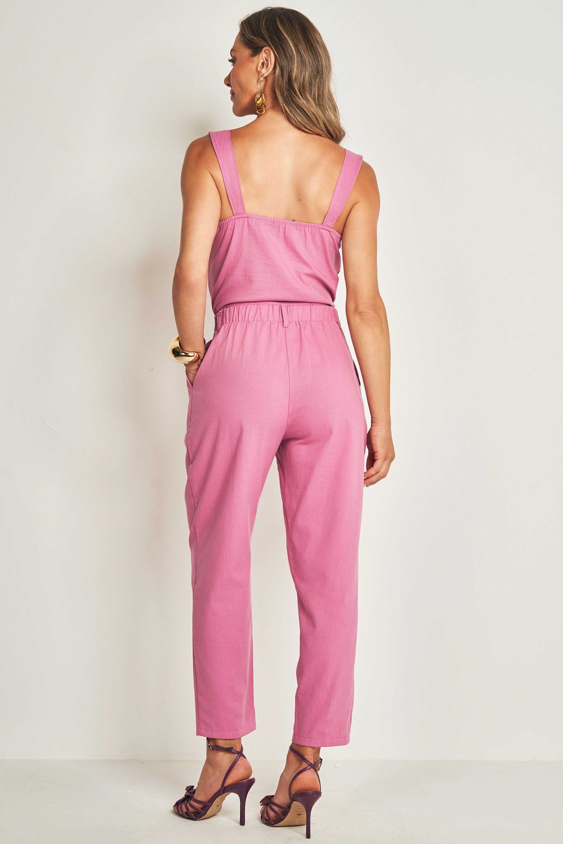 Blusa de Alça em Plano Viscolinho com Decote Coração