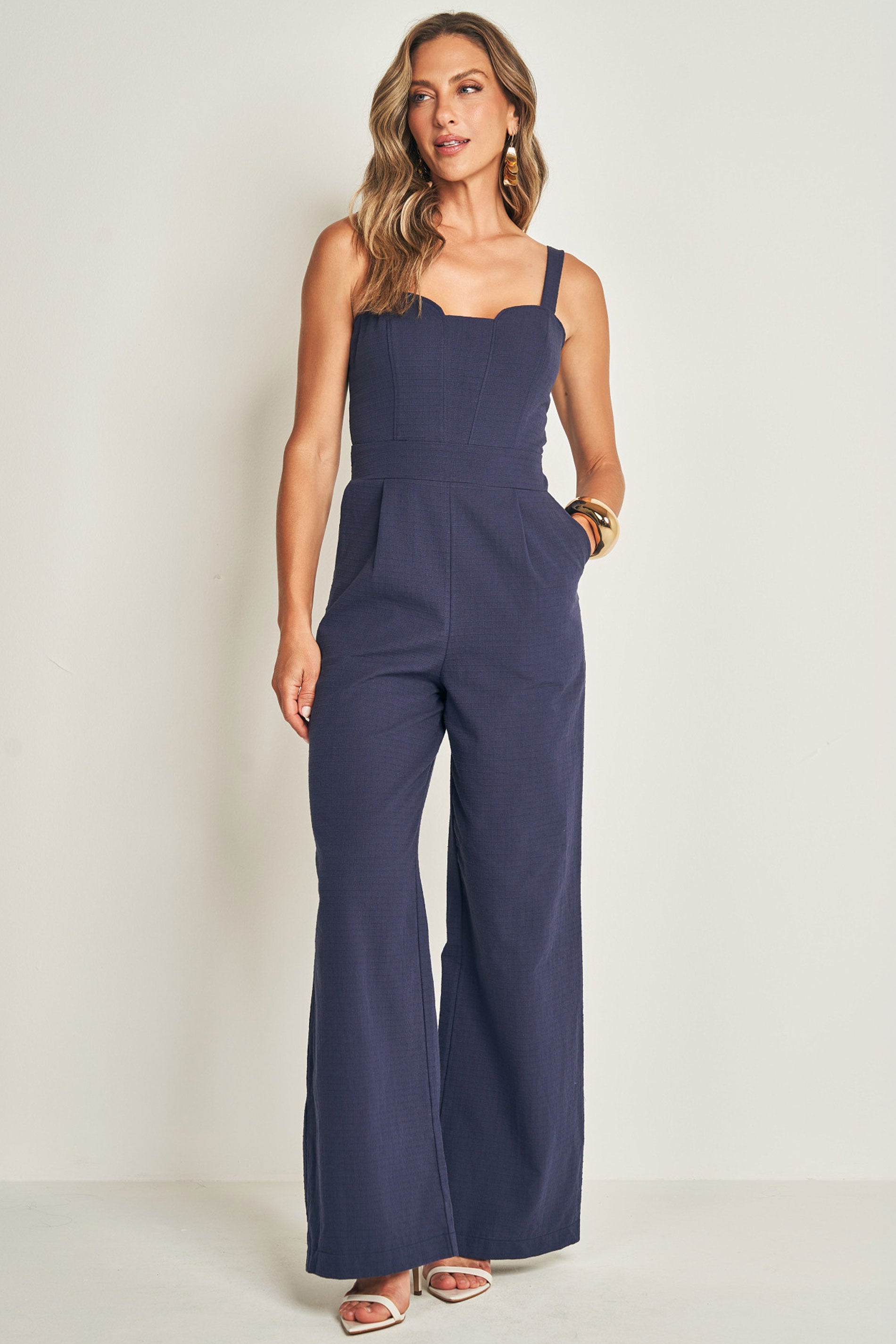 Macacão de Alça em Plano New Grid com Decote Coração