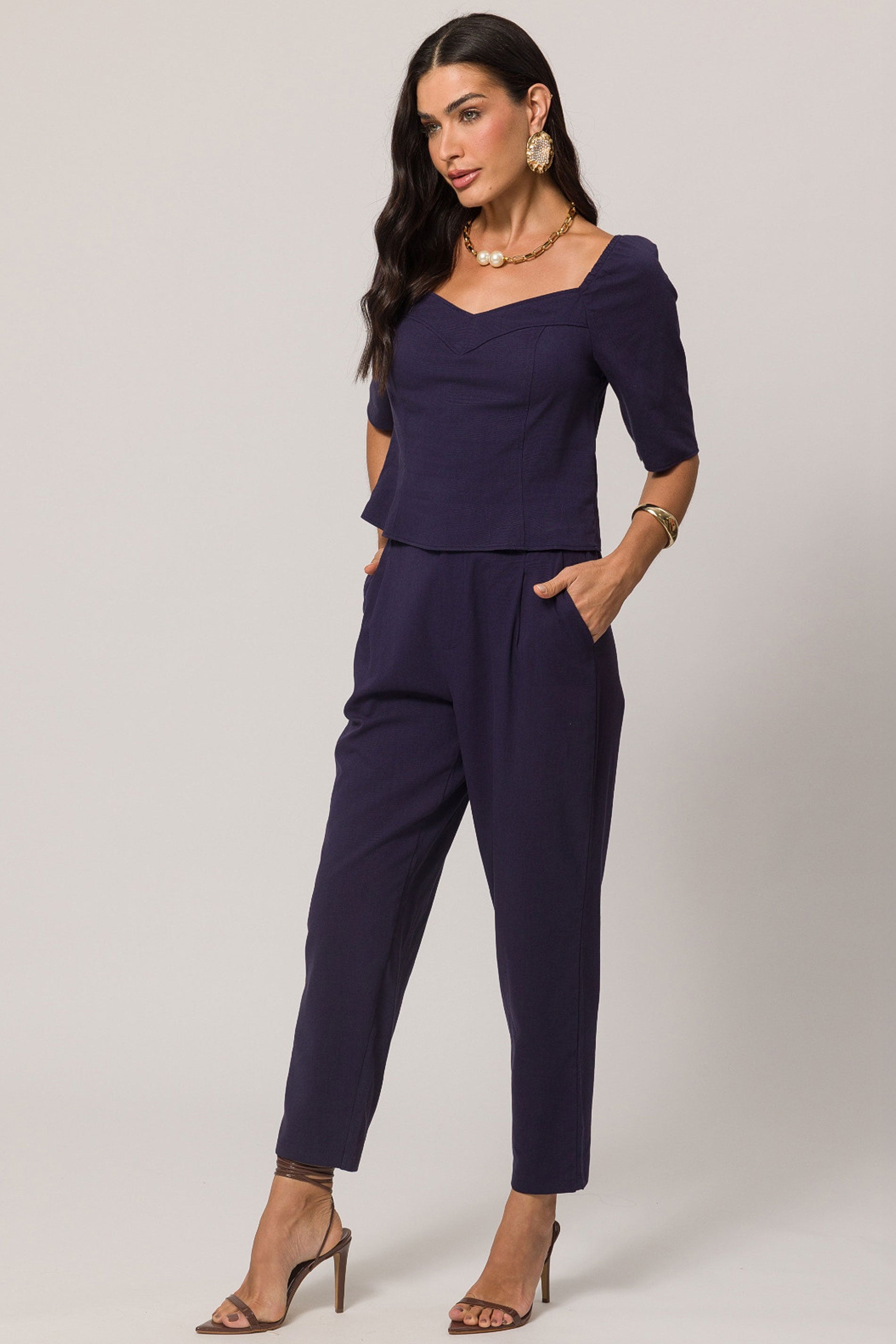 Blusa de Manga Curta em Plano Viscolinho com Decote Quadrado