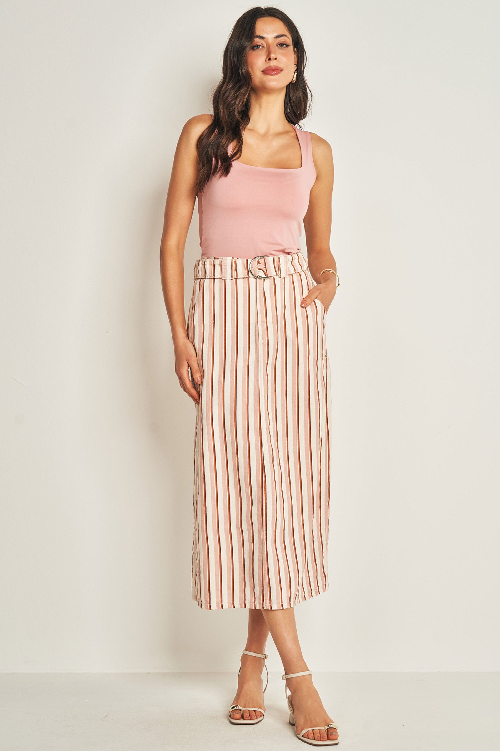 Blusa sem Manga em Malha Microfibra com Alças Largas