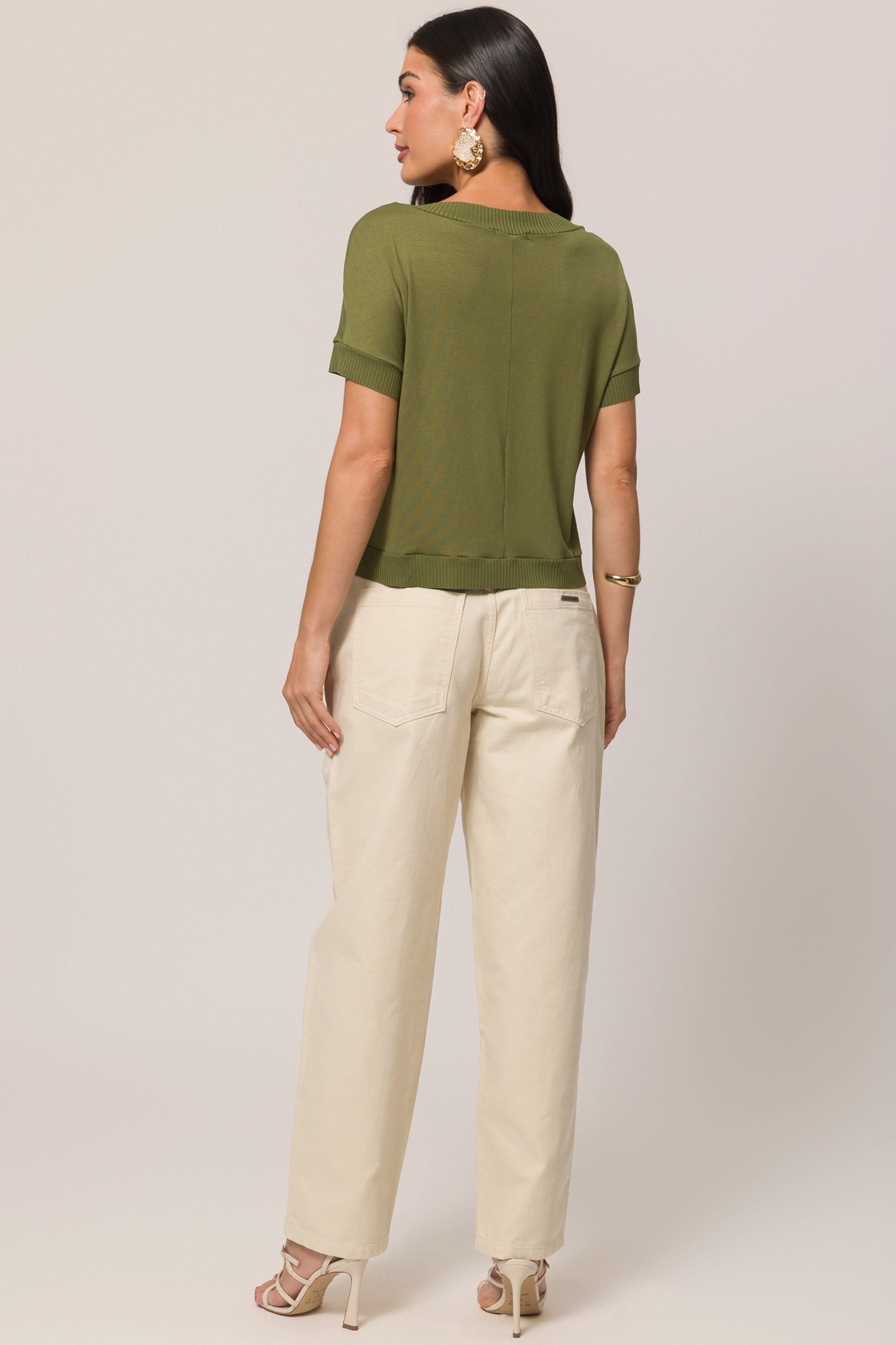 Blusa manga curta em viscose e ribana