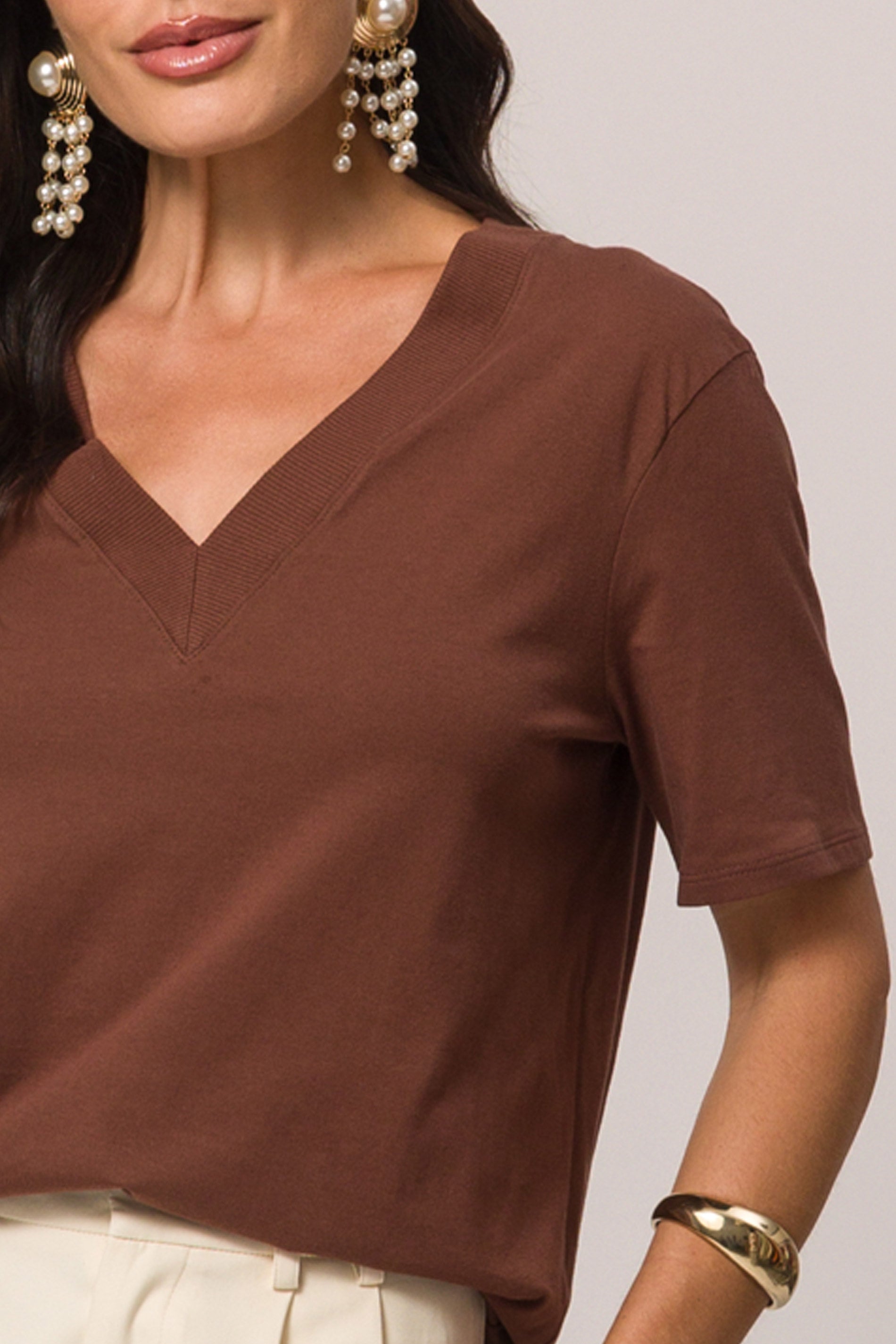 T-shirt em meia malha com decote V