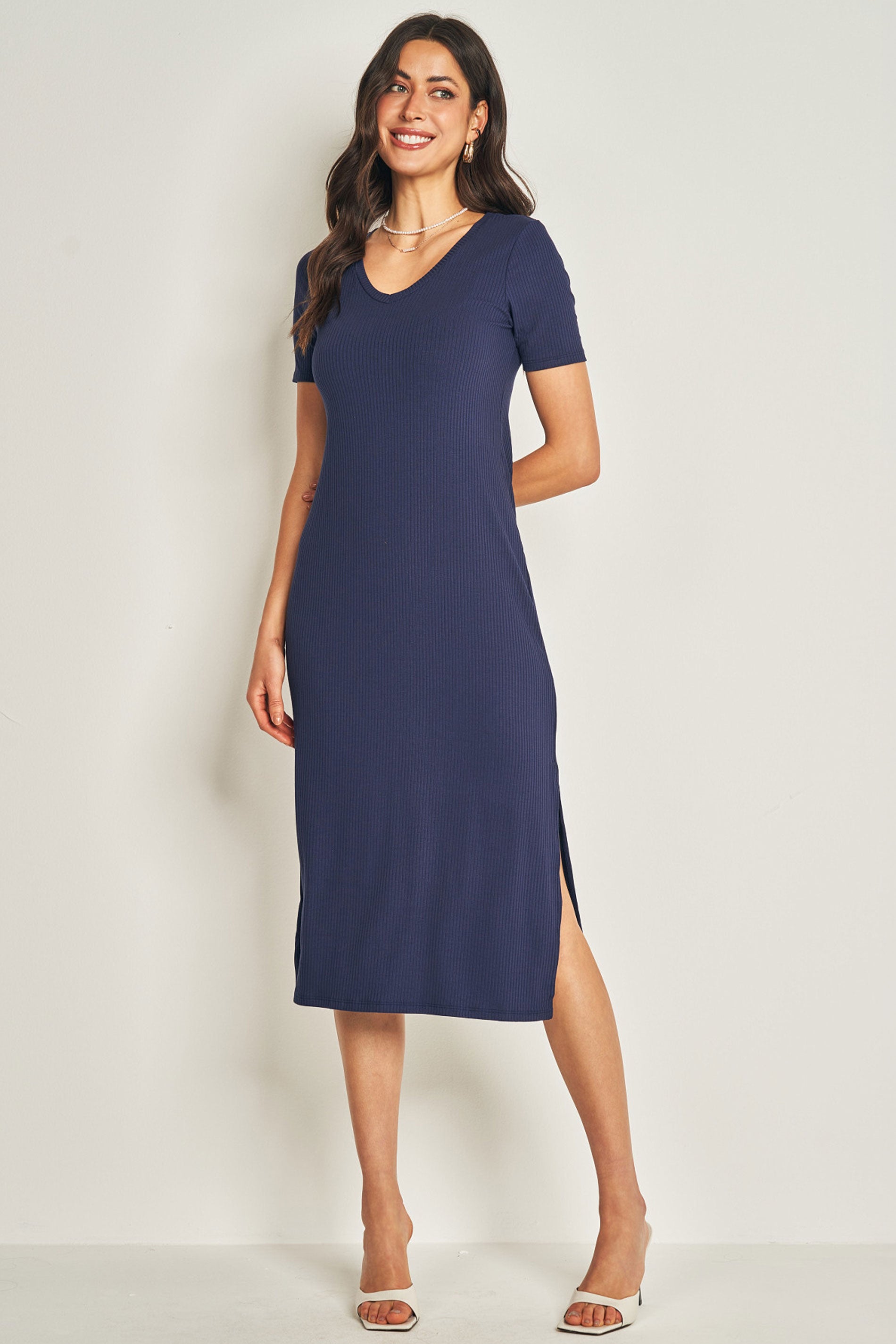 Vestido Midi de Manga Curta em Ribana com Decote V