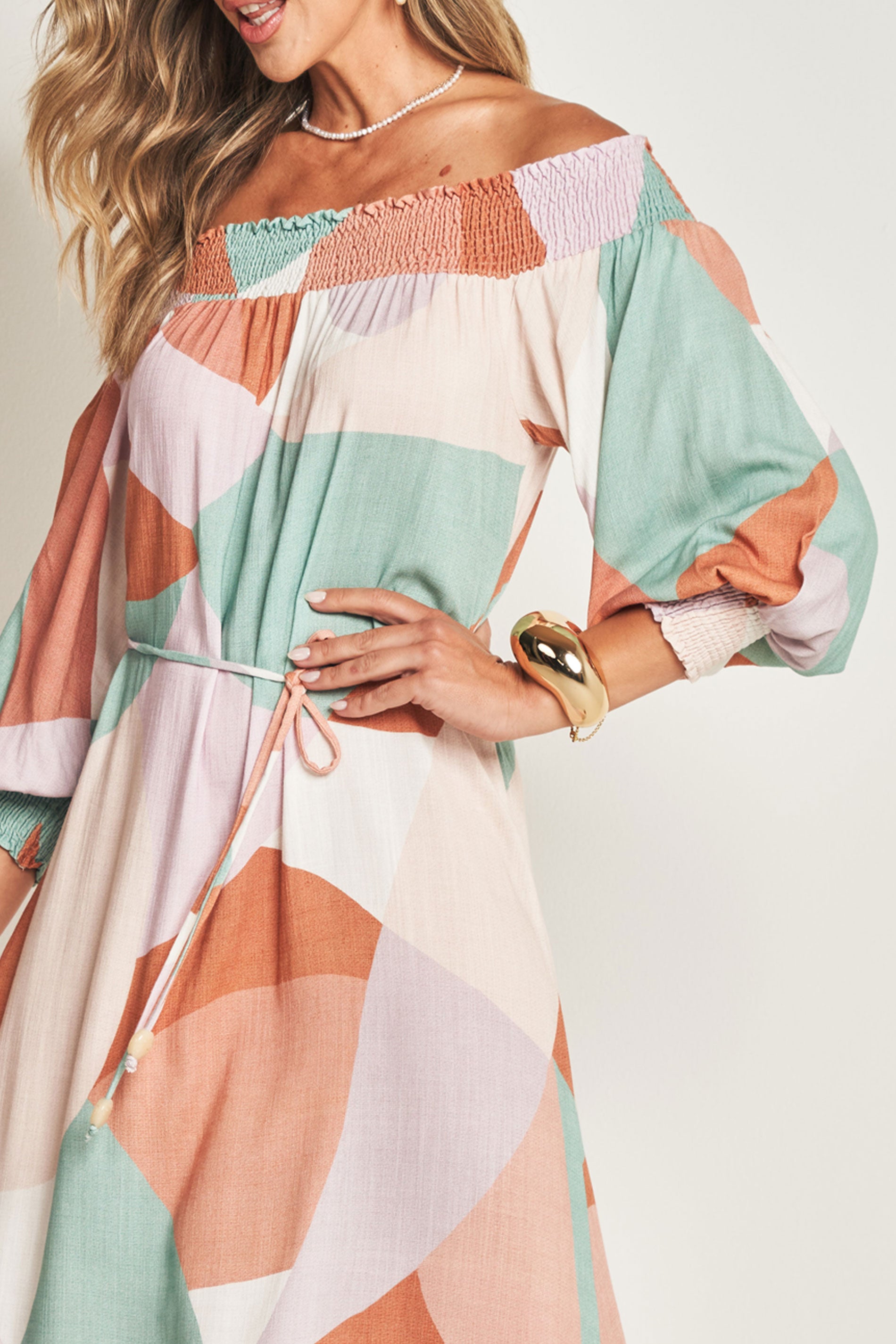 Vestido Midi de Manga 7/8 em Plano Viscose Flamê com Elastano