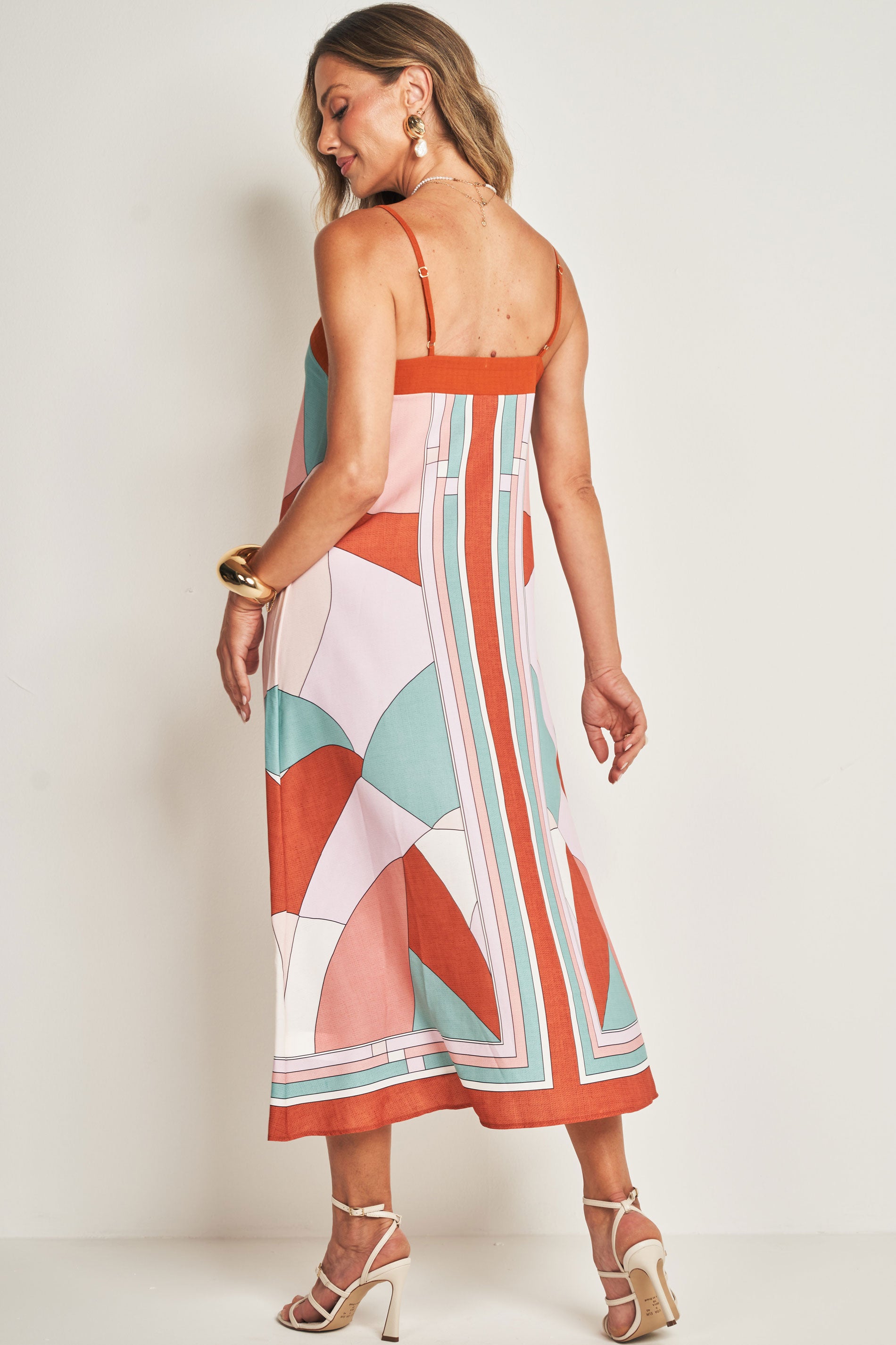 Vestido Midi de Alça em Plano Soft Opaque