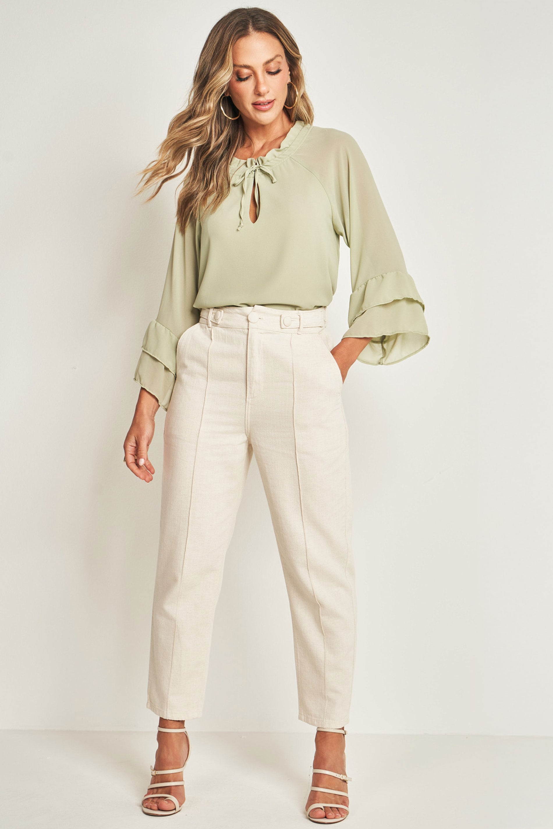 Blusa de Manga 7/8 em Chiffon Soft com Amarração Frontal