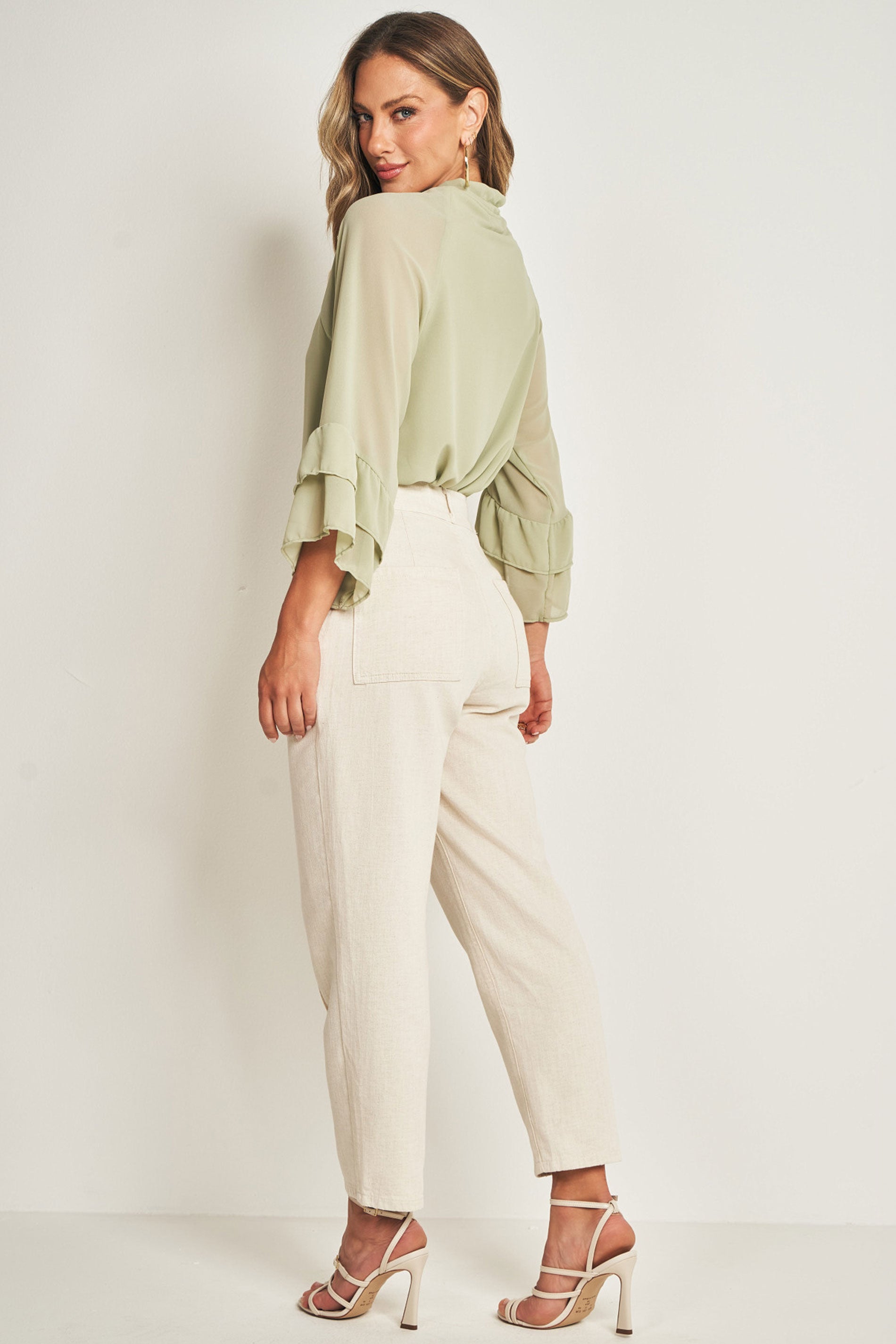 Blusa de Manga 7/8 em Chiffon Soft com Amarração Frontal