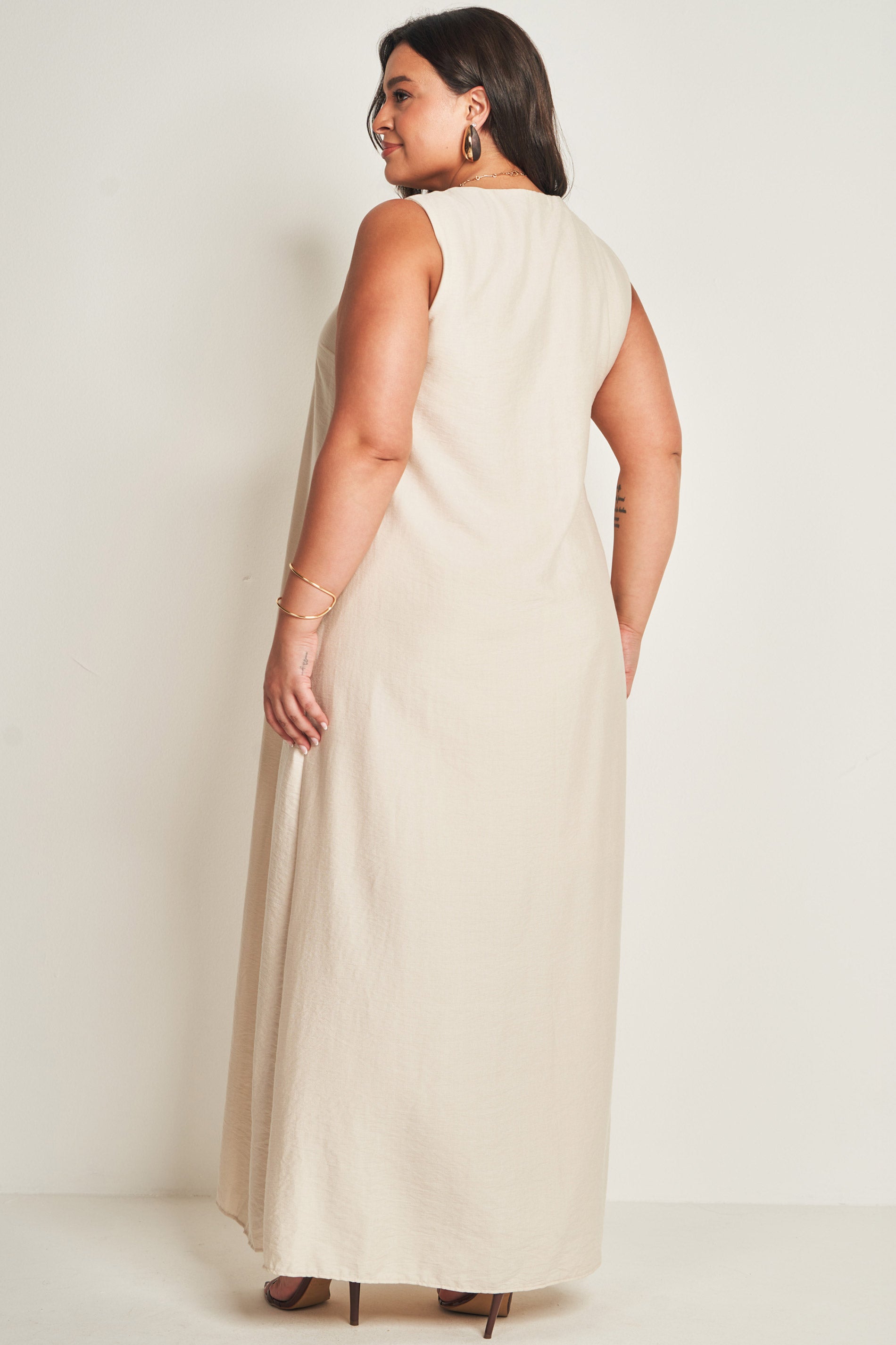 Vestido longo sem manga em viscoflow