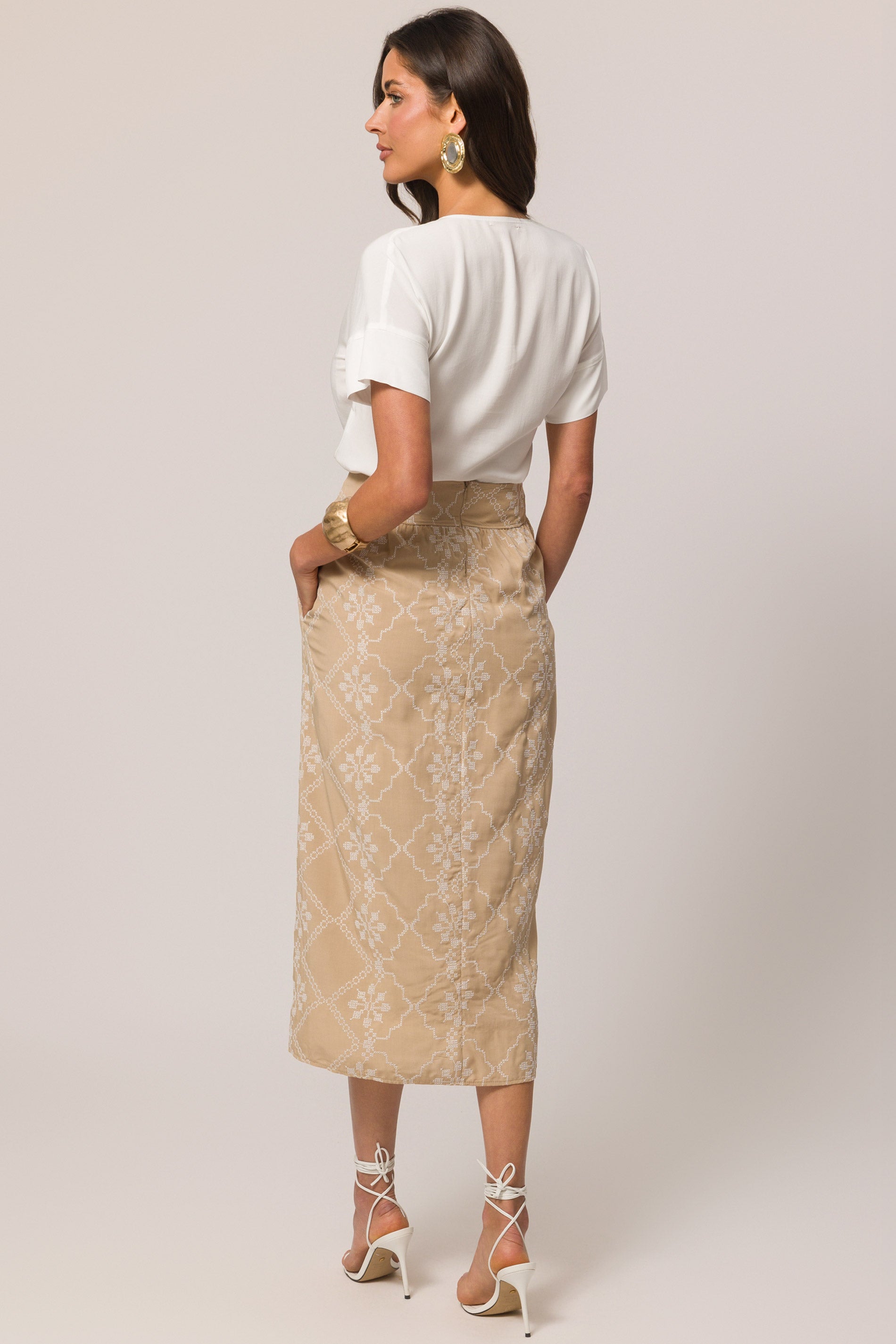 Saia Longa Bordada em Viscose com Estampa Geométrica