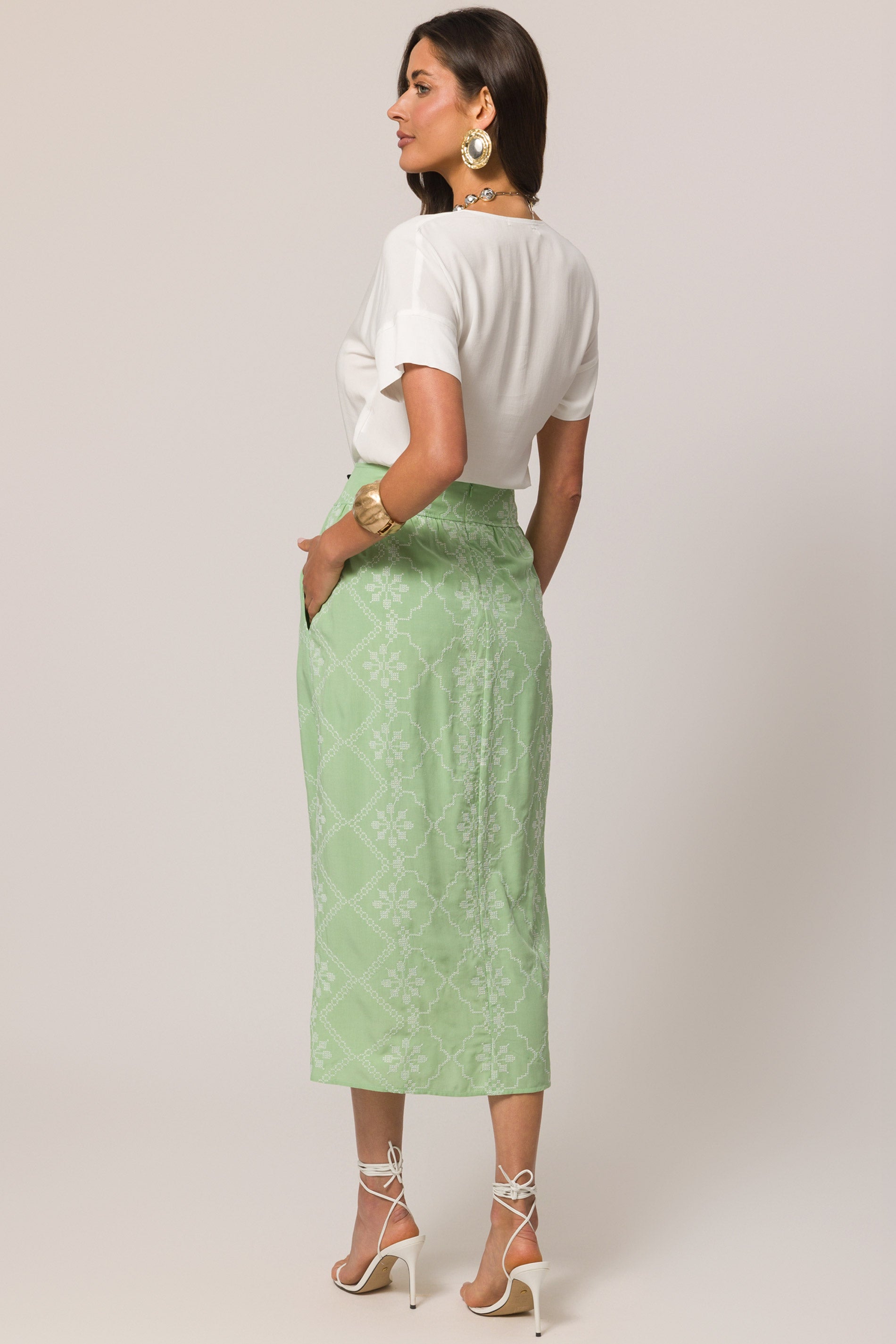 Saia Longa Bordada em Viscose com Estampa Geométrica