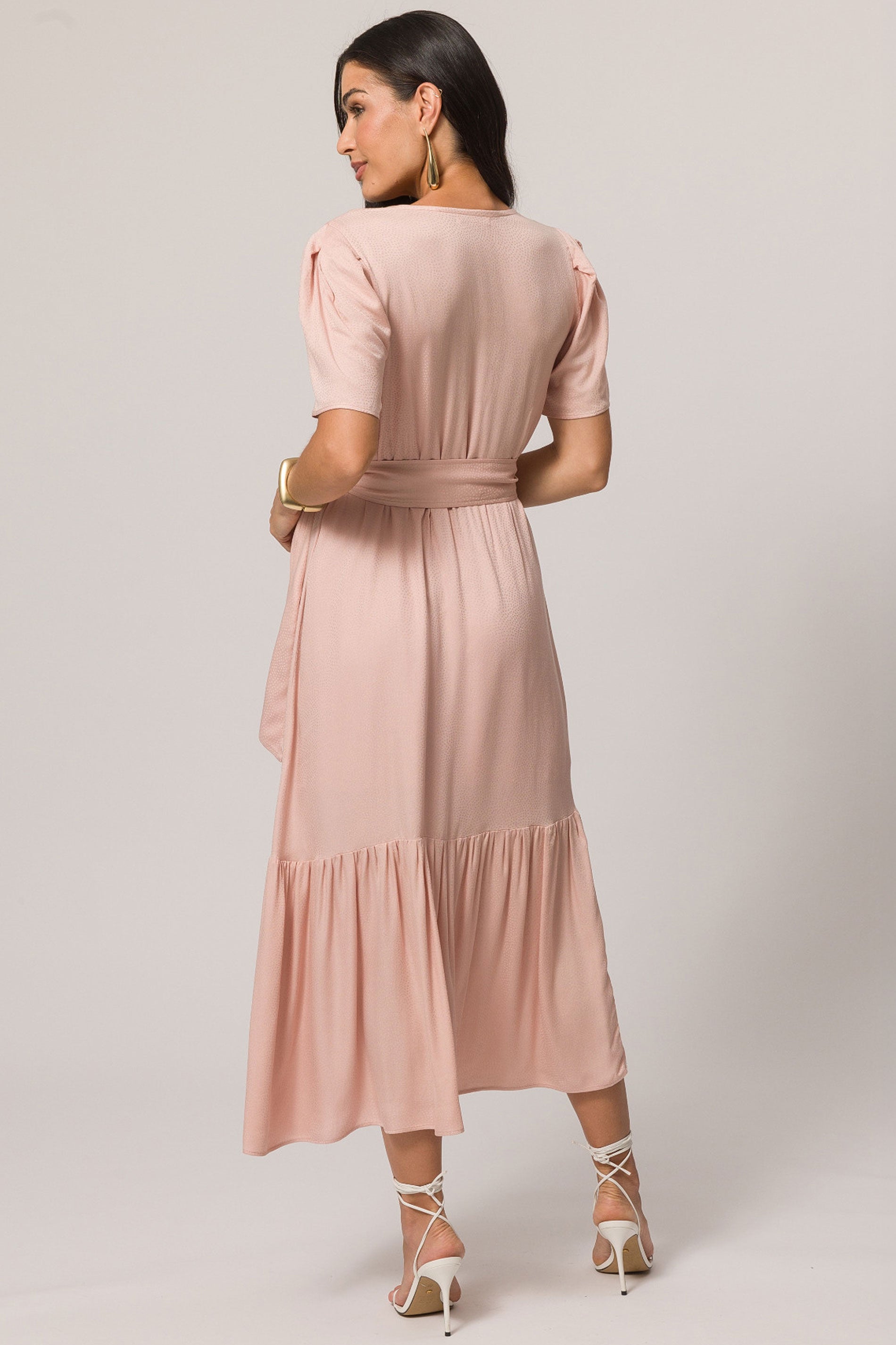 Vestido Longo de Manga Curta em Viscose Poá com Amarração