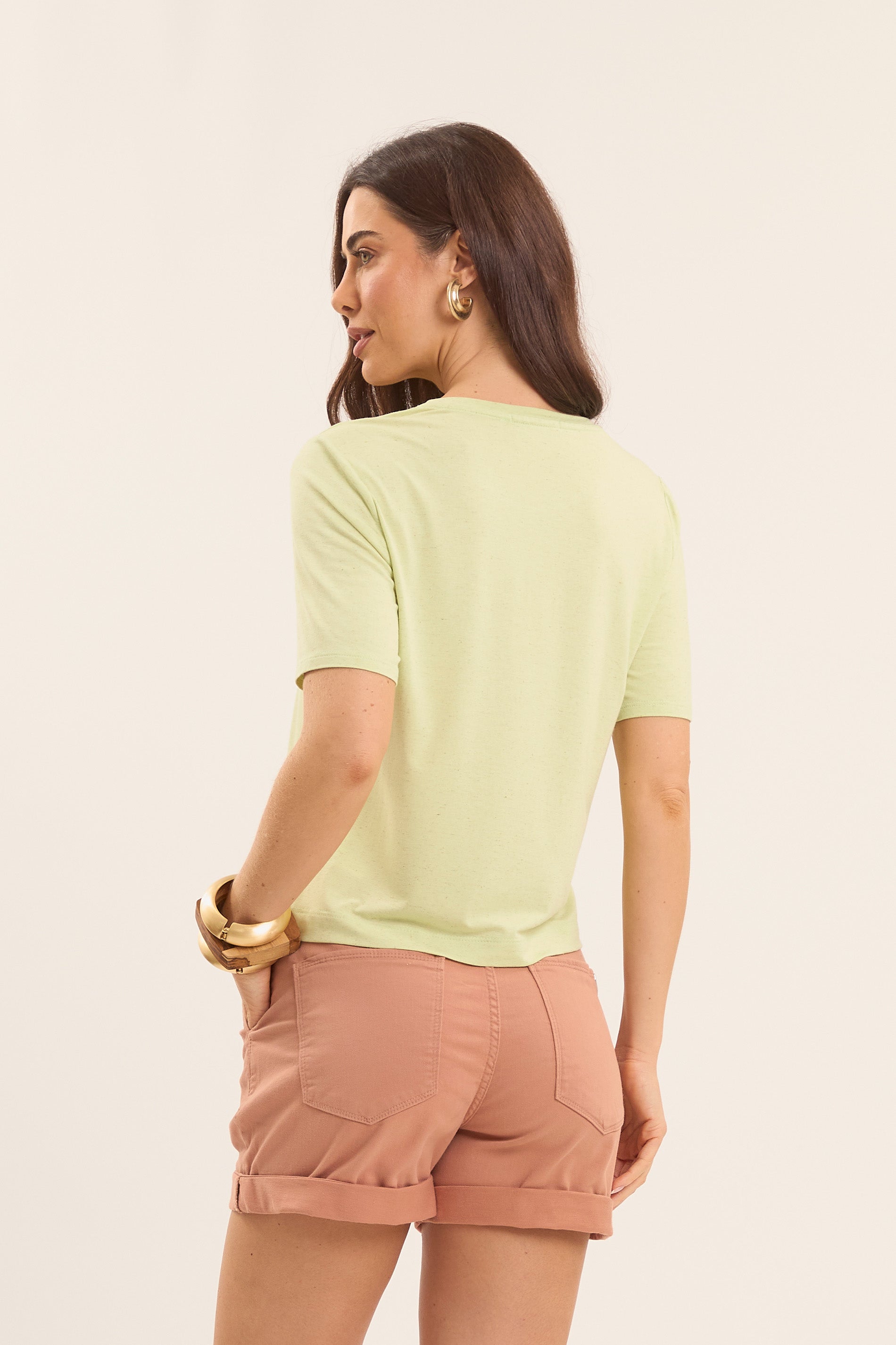 Shorts Mom Oliva em Sarja