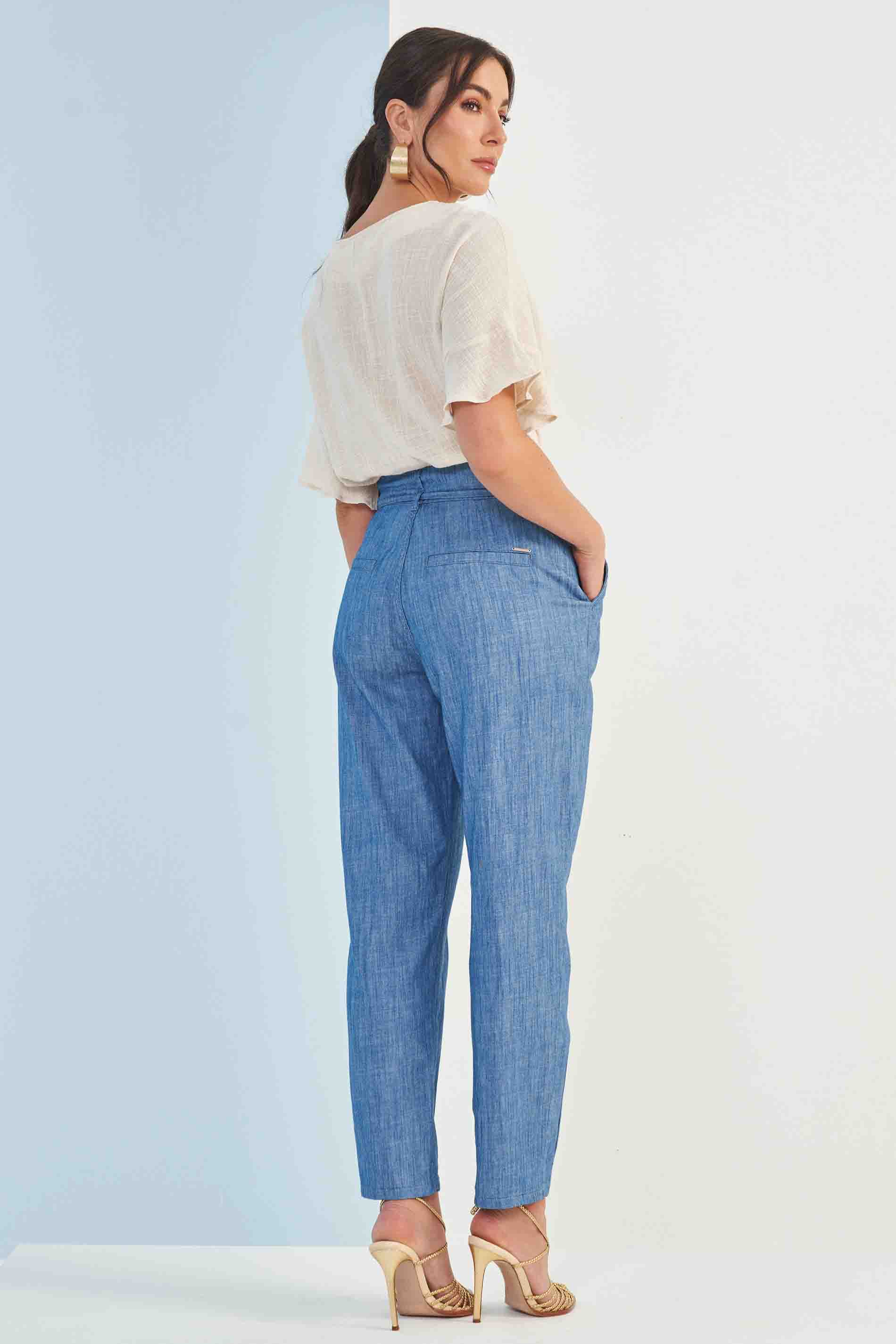 Calça Cintura Alta Carrot Trend Brisamar em Jeans