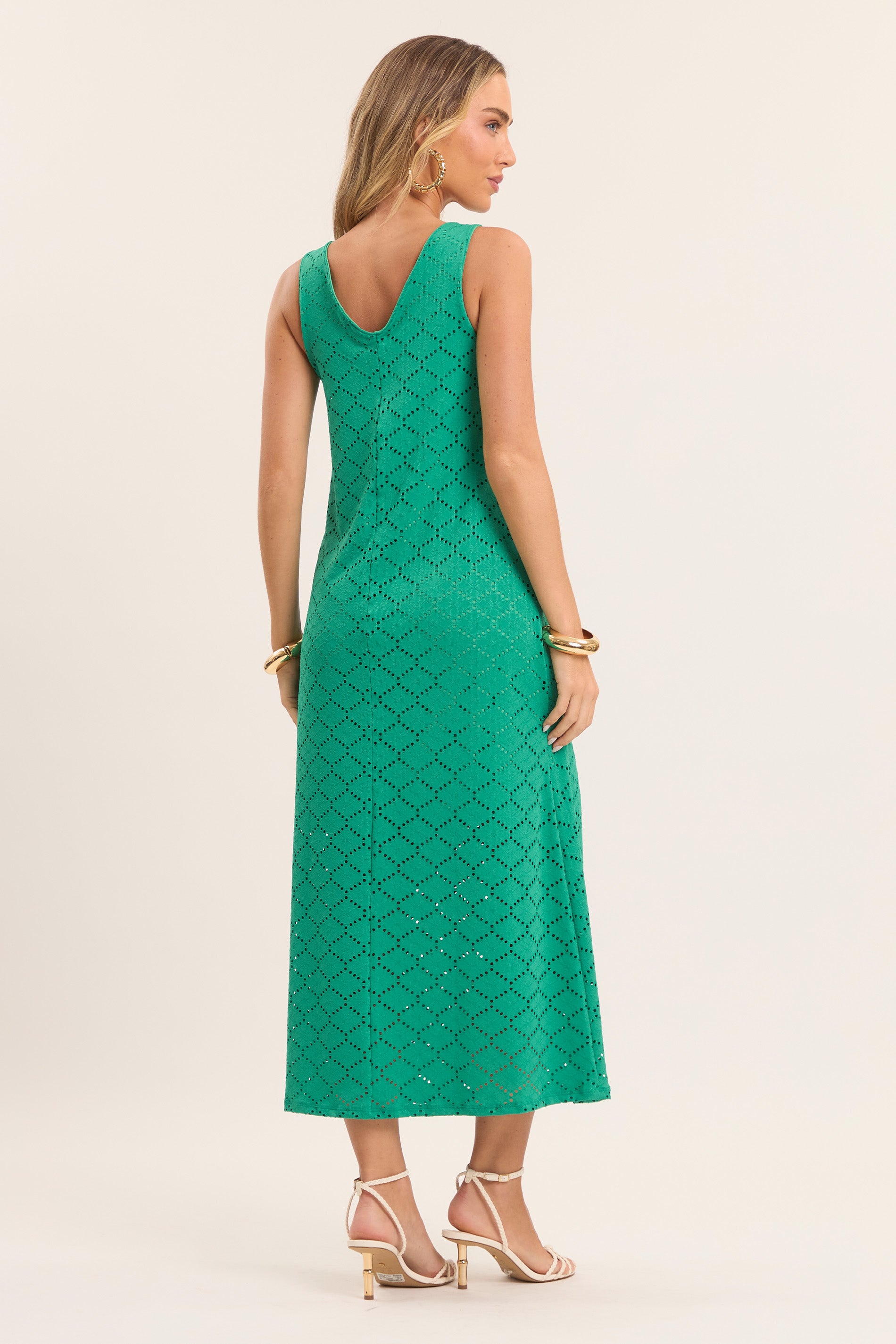 Vestido Longo Rendado Nature com Decote V e Cinto