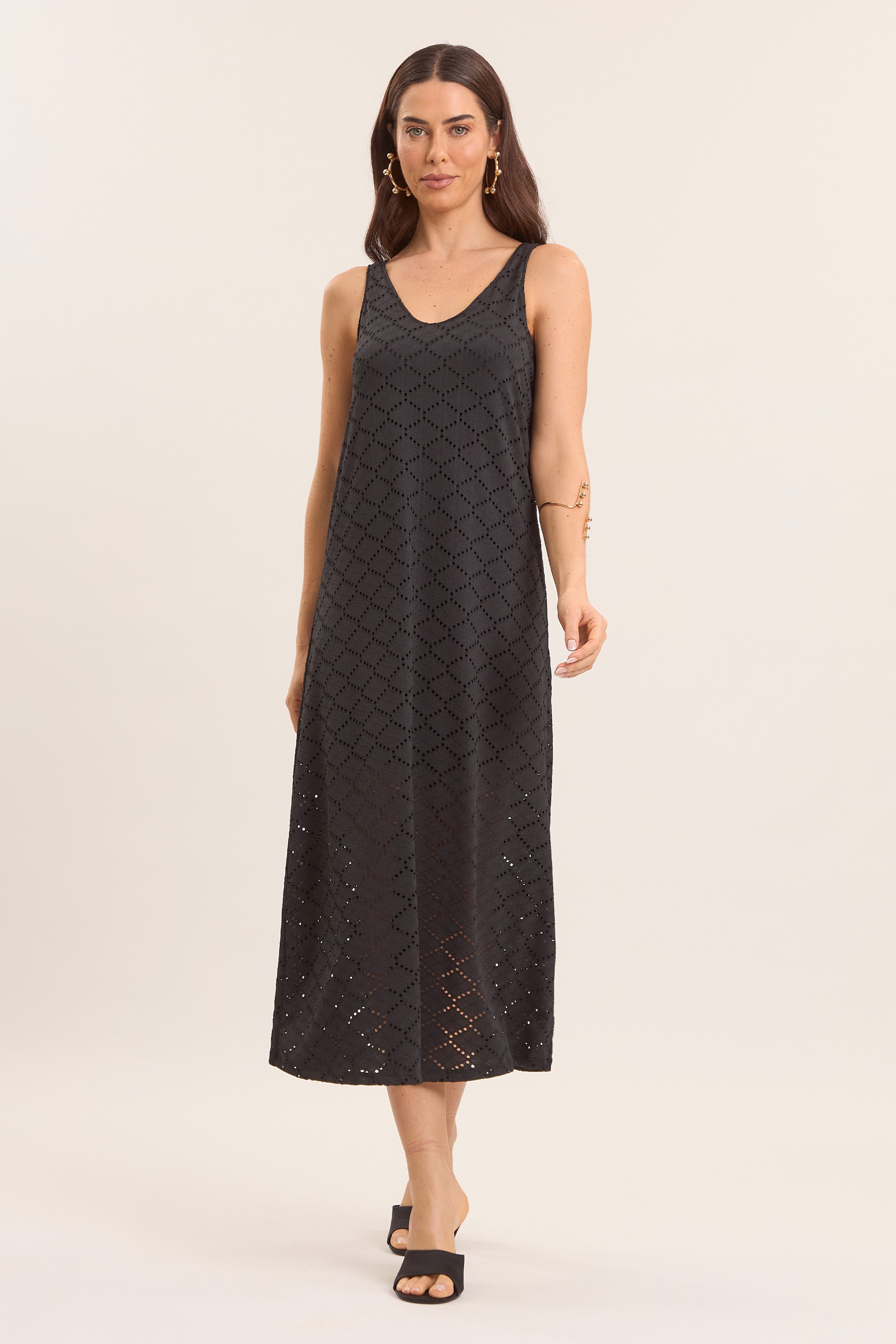 Vestido Longo Rendado Nature com Decote V e Cinto