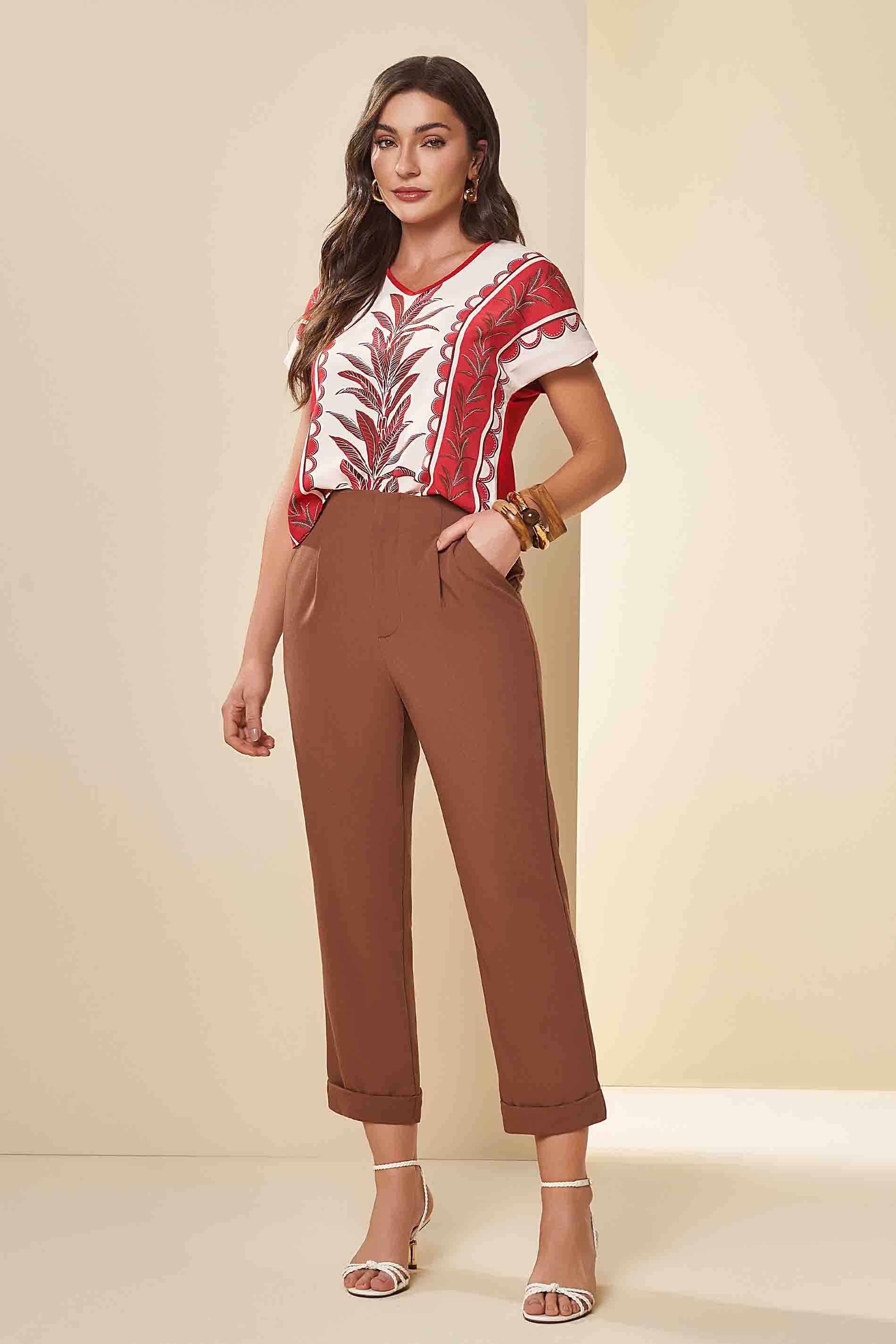 Calça Reta Cintura Alta Tropical em Alfaiataria