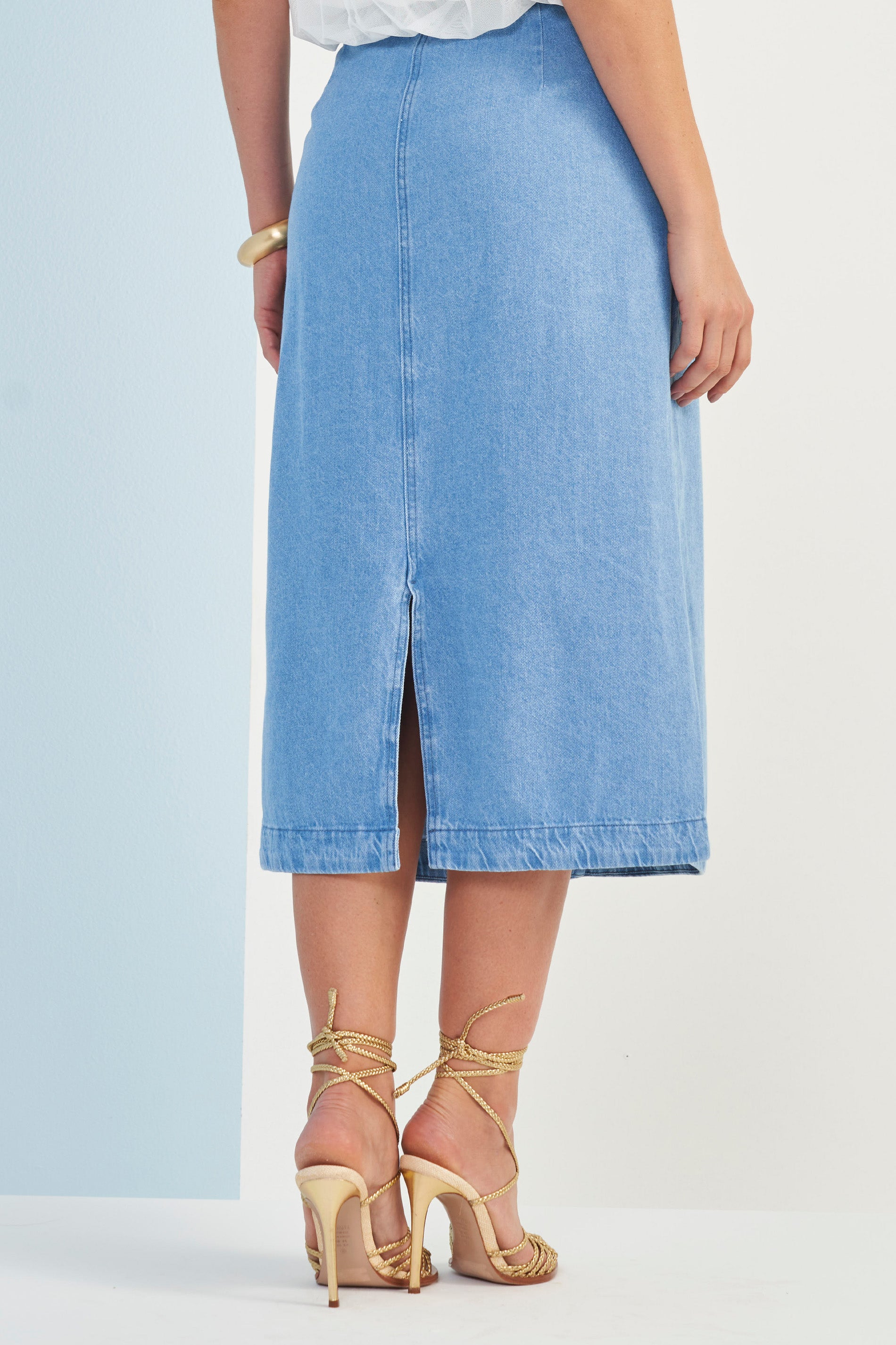 Saia Midi Brisamar em Jeans com Recorte Central