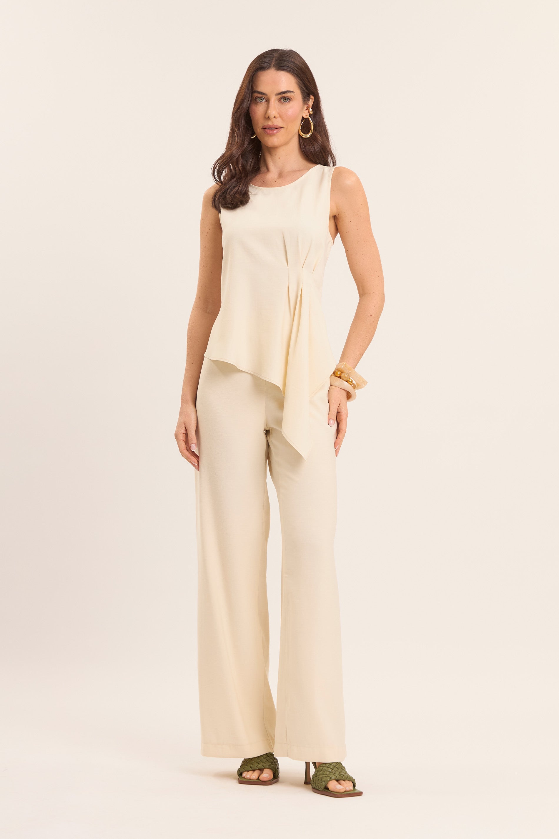 Blusa Recorte Assimétrico Lusitana em Alfaiataria