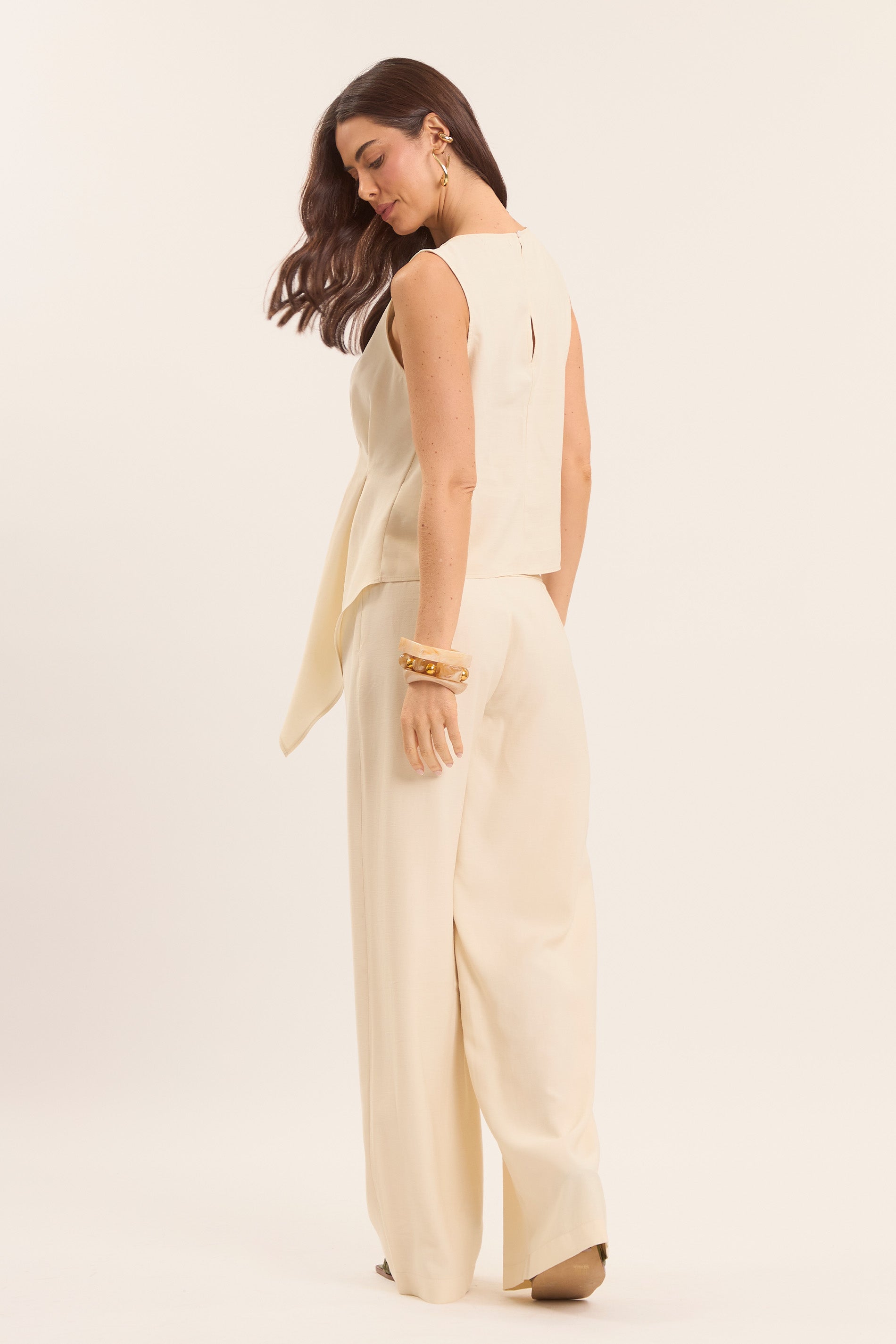 Blusa Recorte Assimétrico Lusitana em Alfaiataria