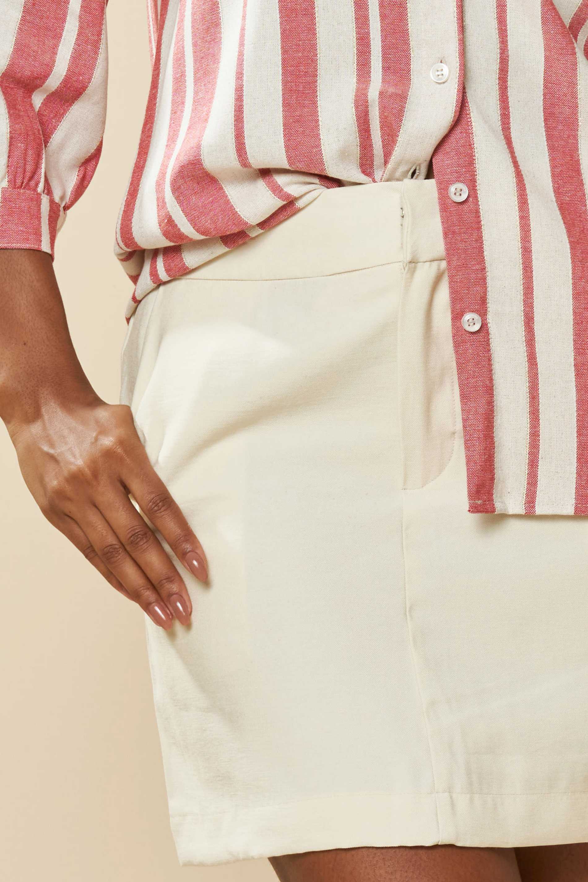 Saia Curta Lusitana em Alfaiataria