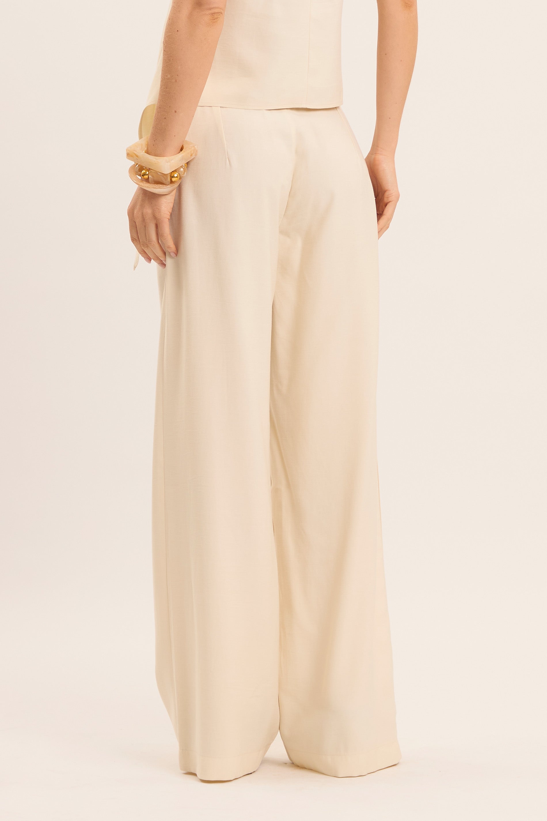 Calça Cintura Média Pantalona Lusitana em Alfaiataria