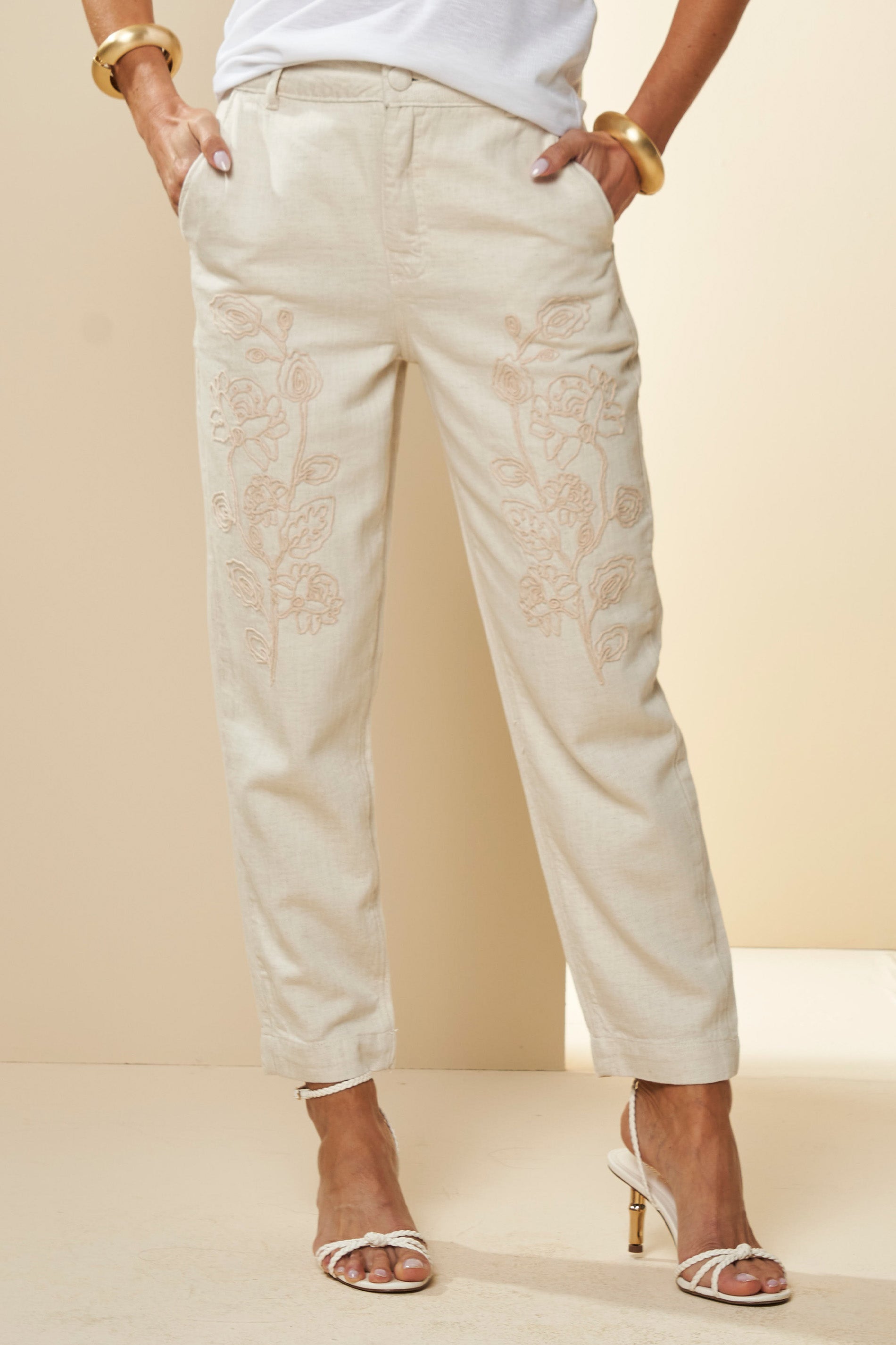 Calça Cintura Alta Celebration com Bordado