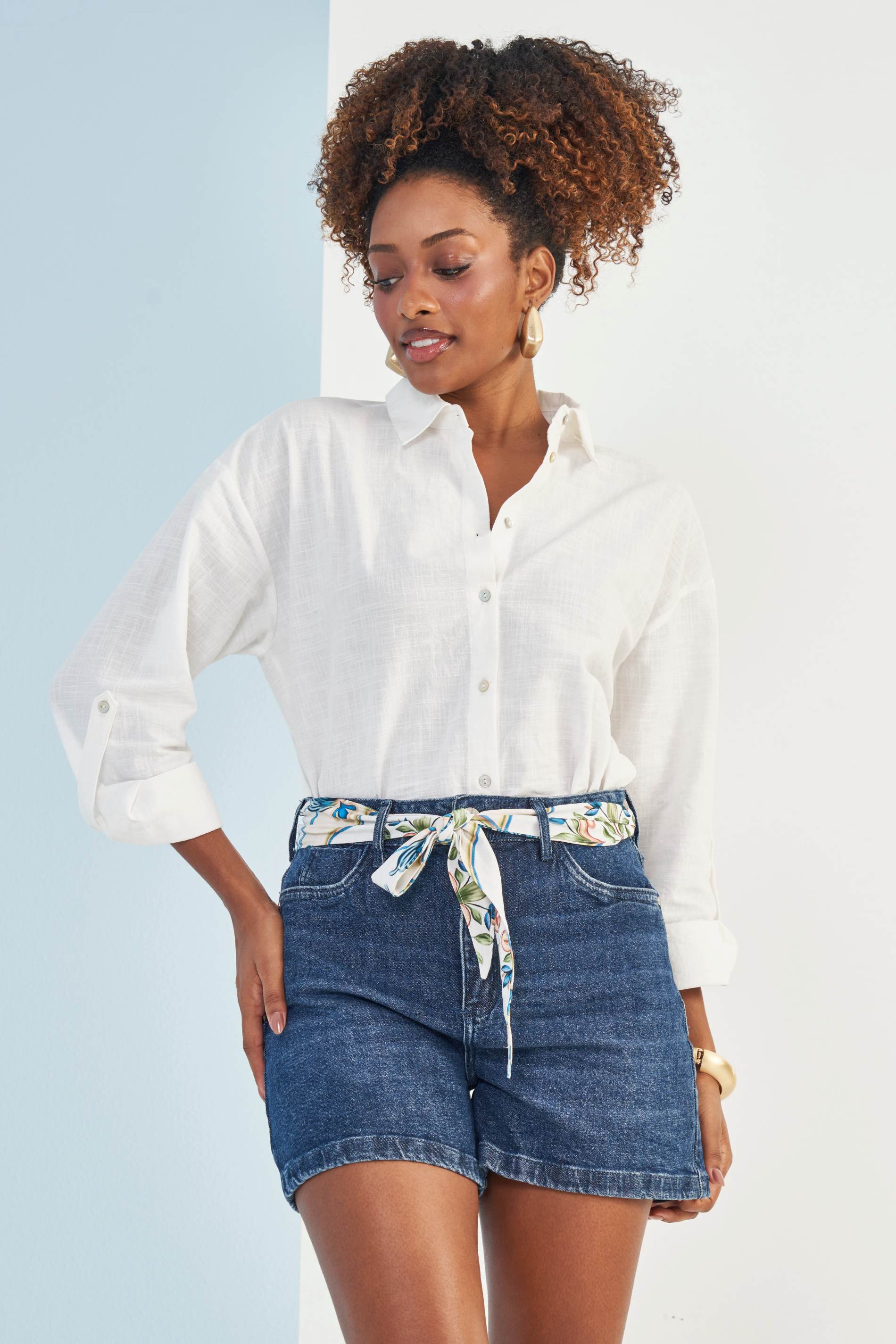 Shorts Jeans Boyfriend Brisamar com Cinto Lenço