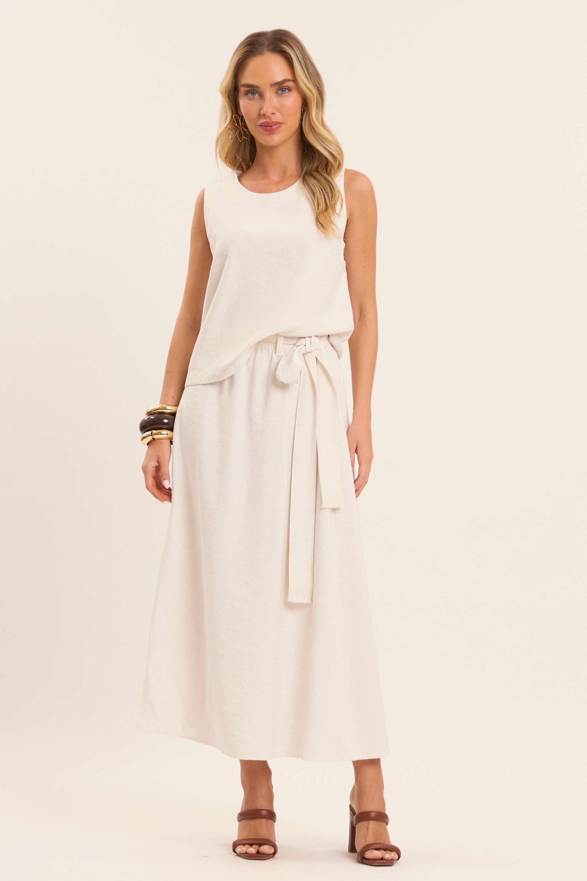Saia Midi Brisa em Linho