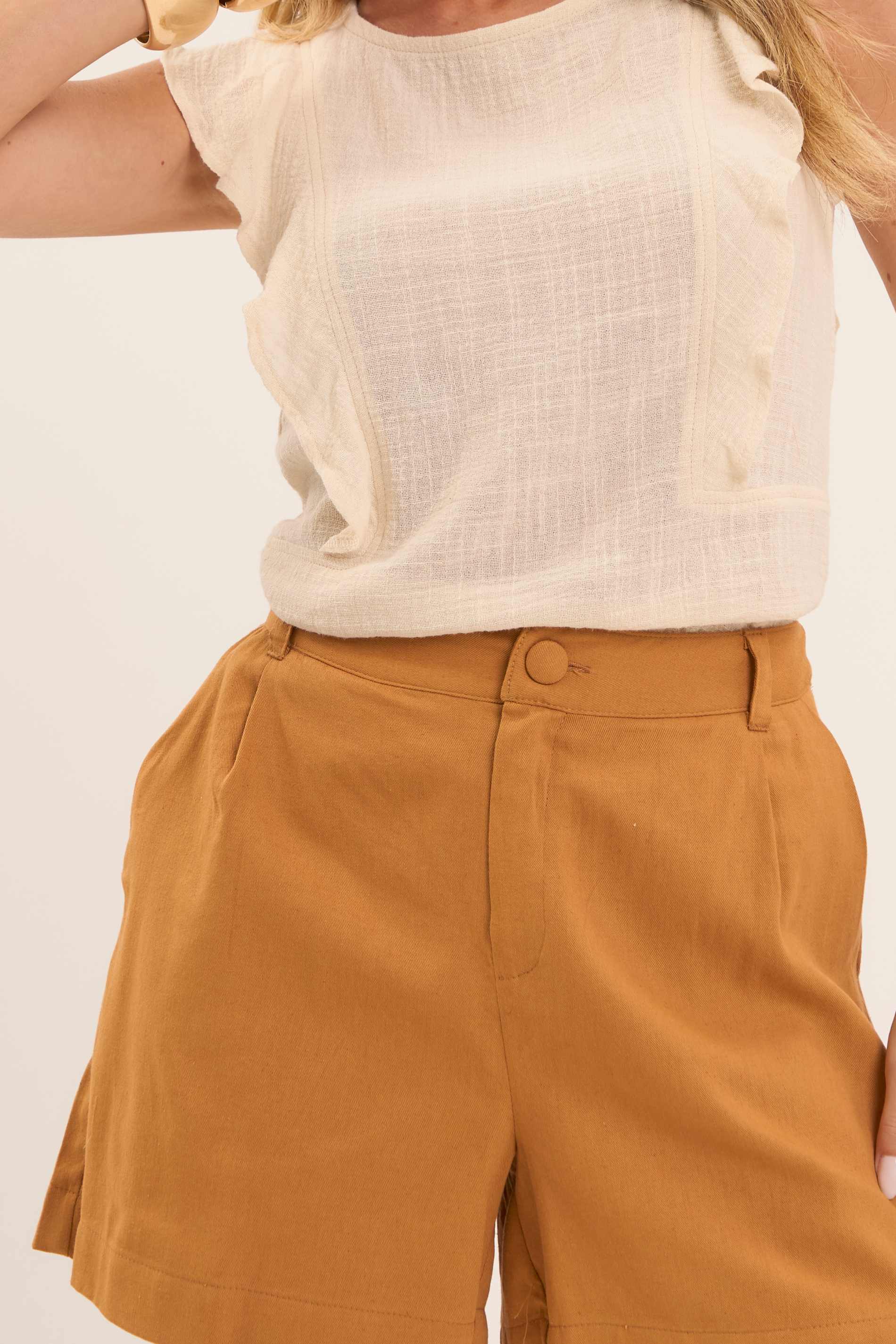 Shorts Oliva Alfaiataria em Linho