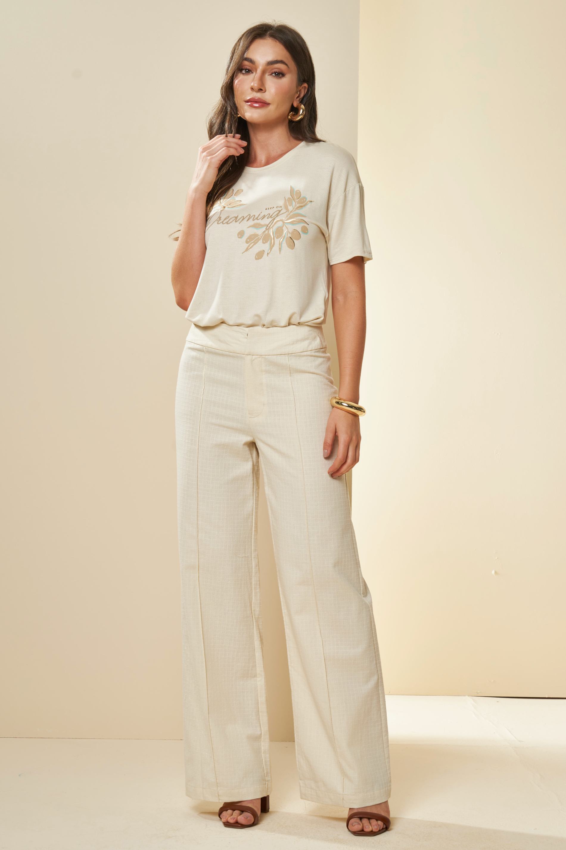 Calça Pantalona Oliva em Alfaiatada com Bolso Frontal