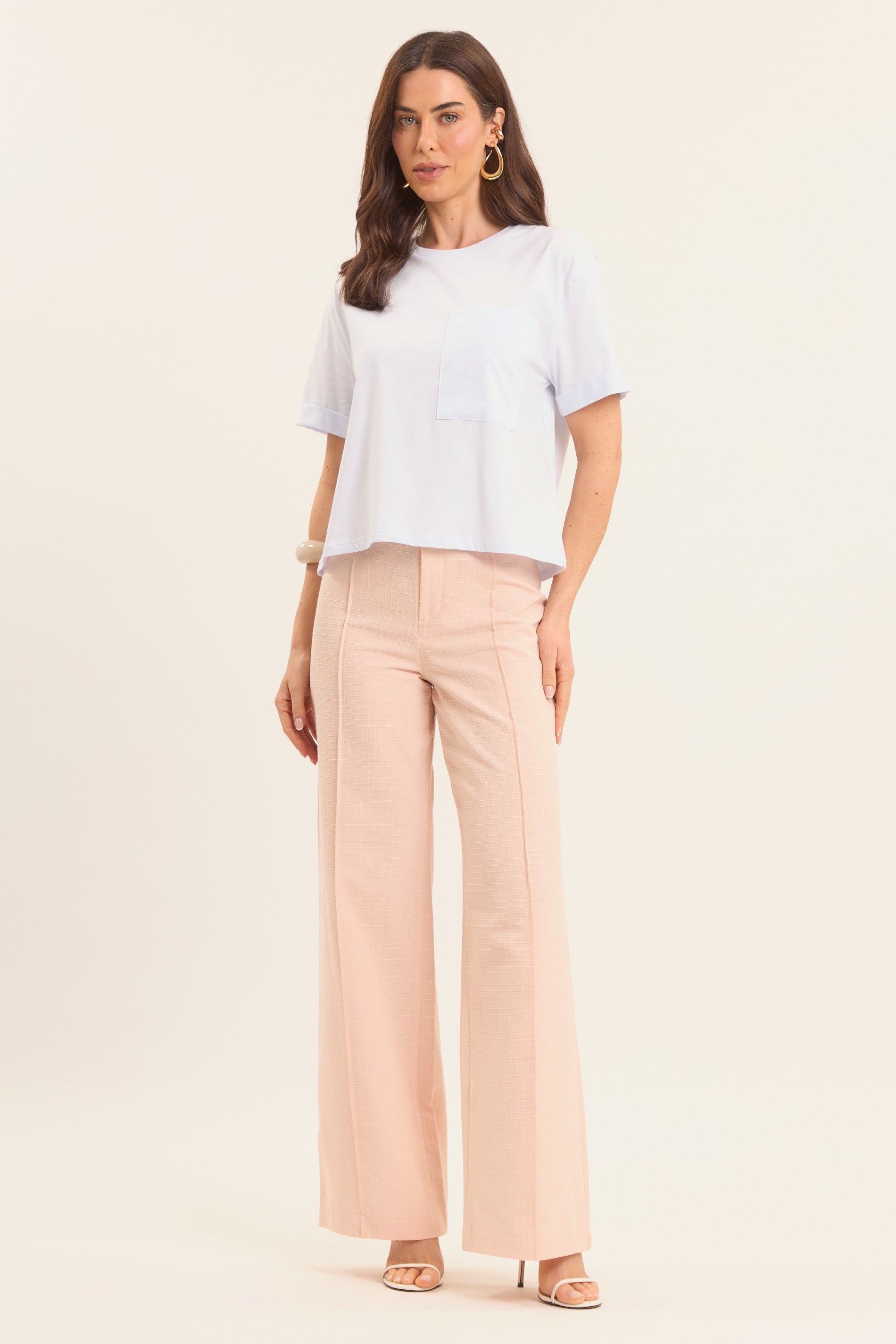 Calça Pantalona Oliva em Alfaiatada com Bolso Frontal