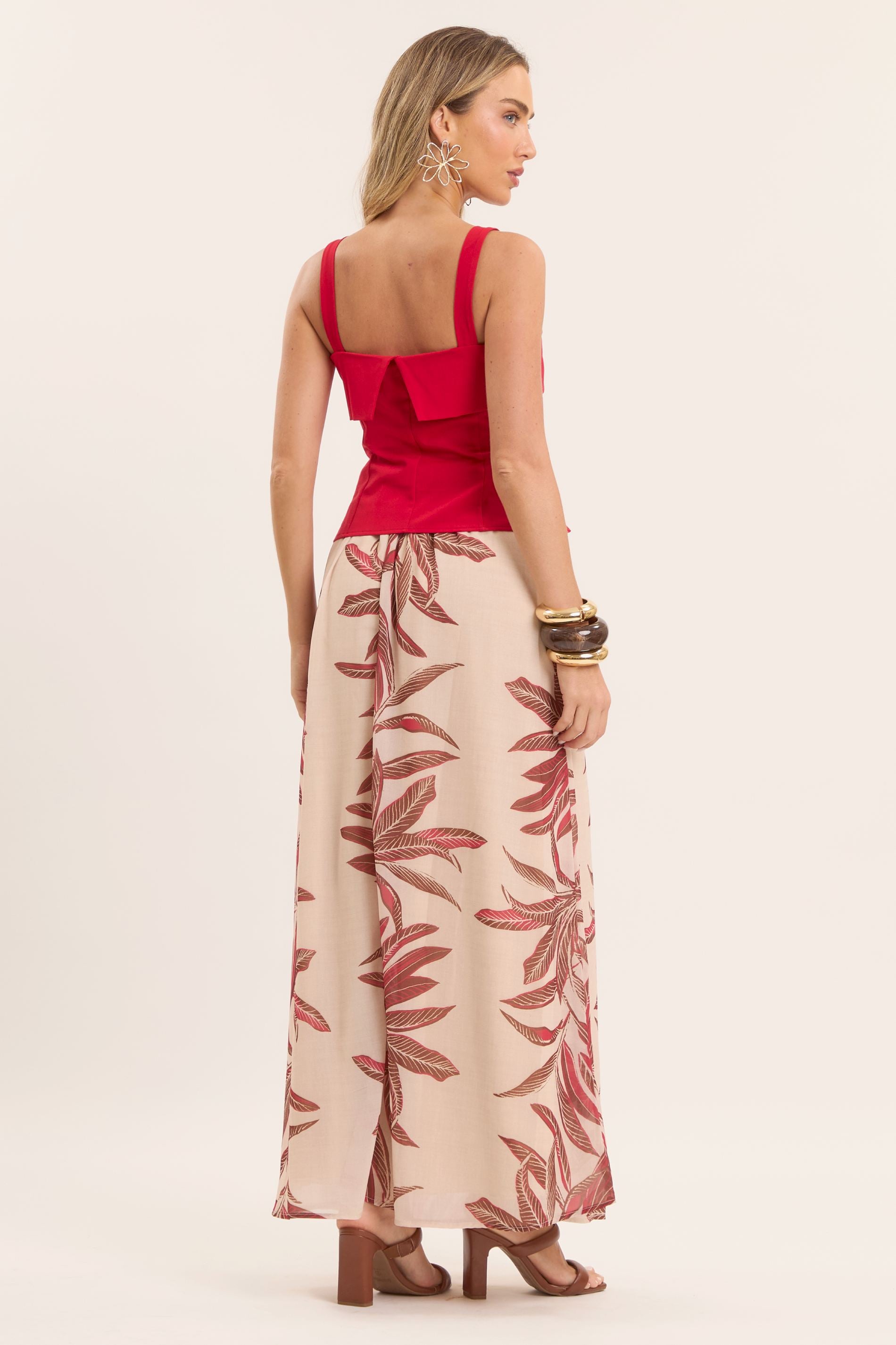 Blusa de Alça Tropical em Alfaiataria