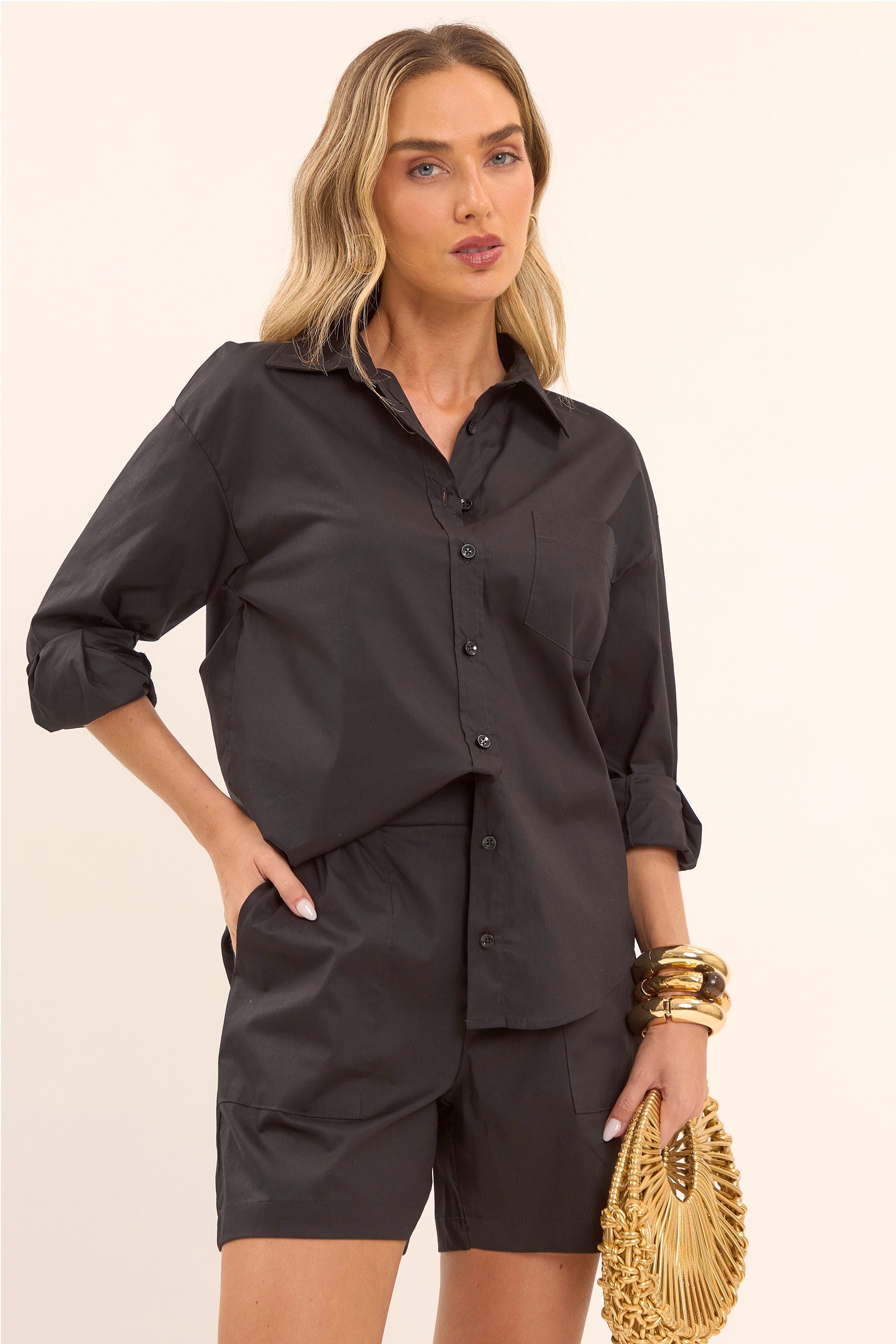 Short  com Cós Elástico e Bolsos Frontais