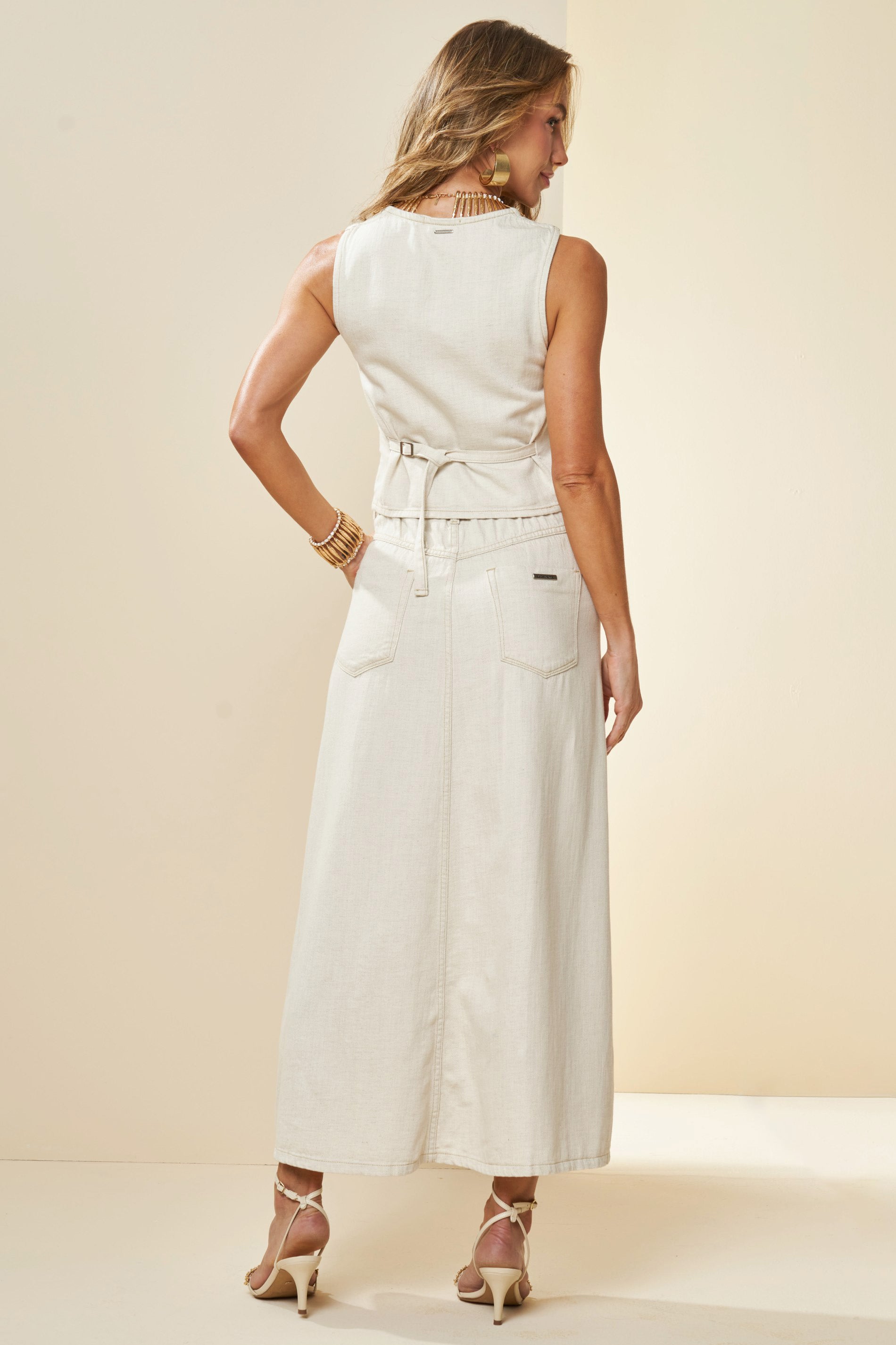 Saia Midi Veraneio em Linho