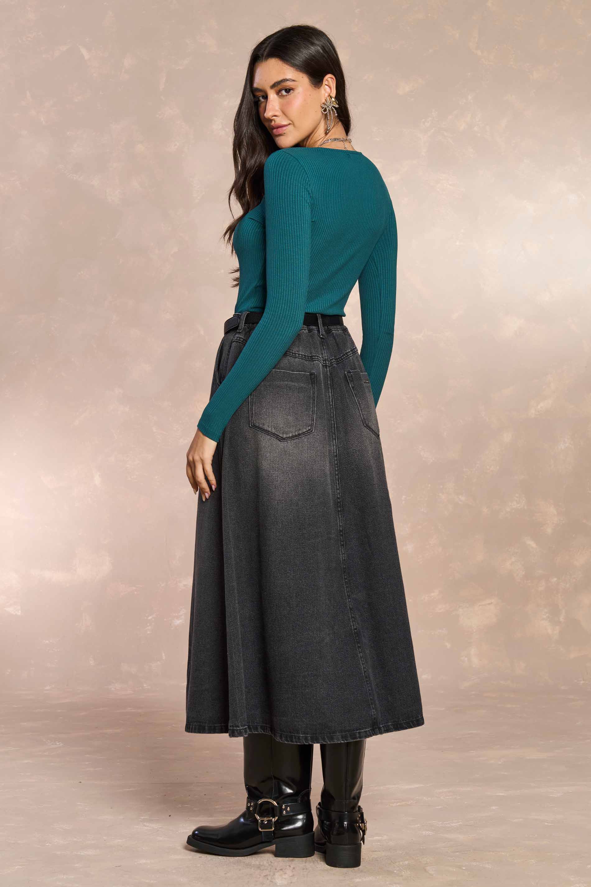 Saia Midi Urban Desire em Denim Black