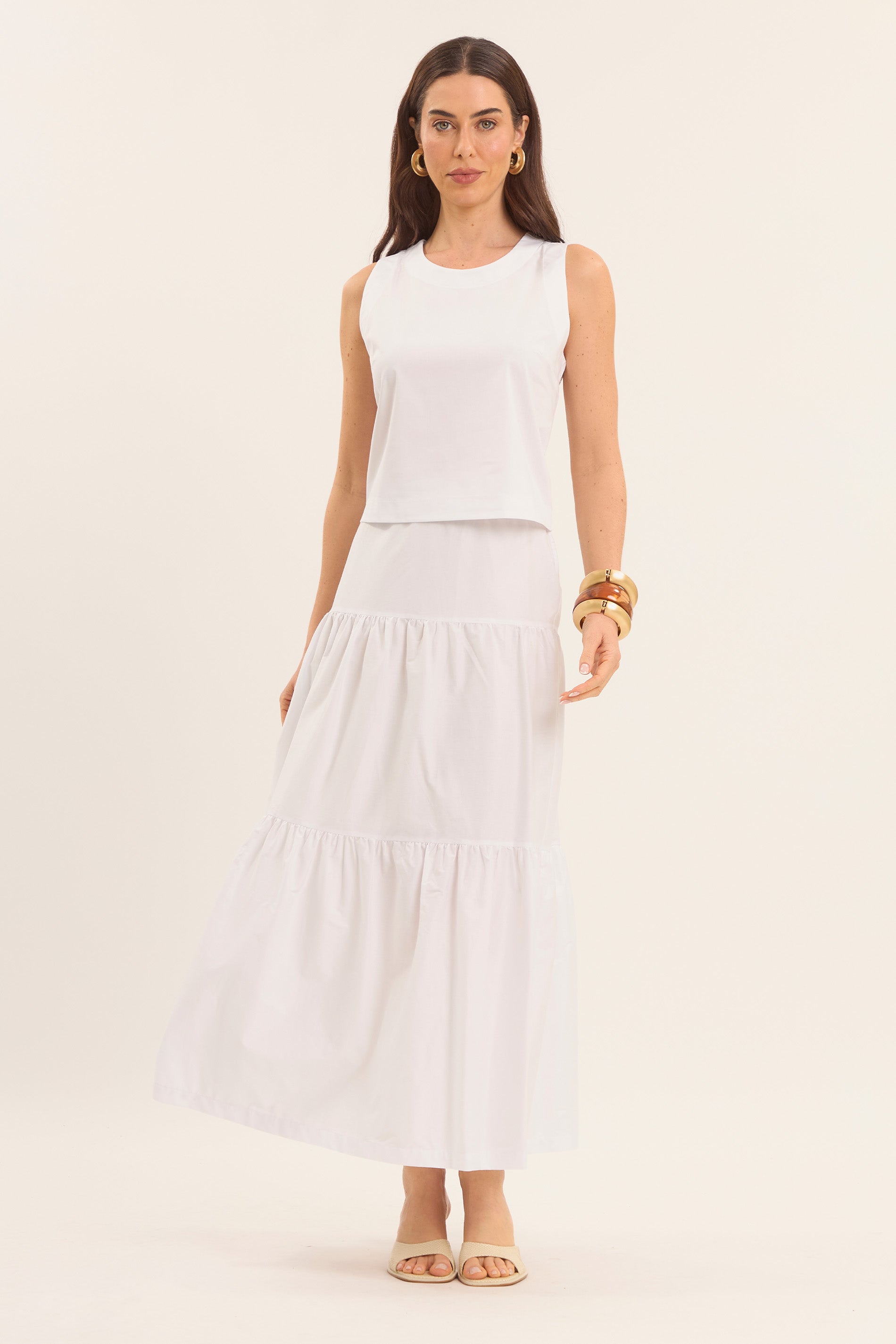 Blusa com Modelagem Reta e Decote Fechado