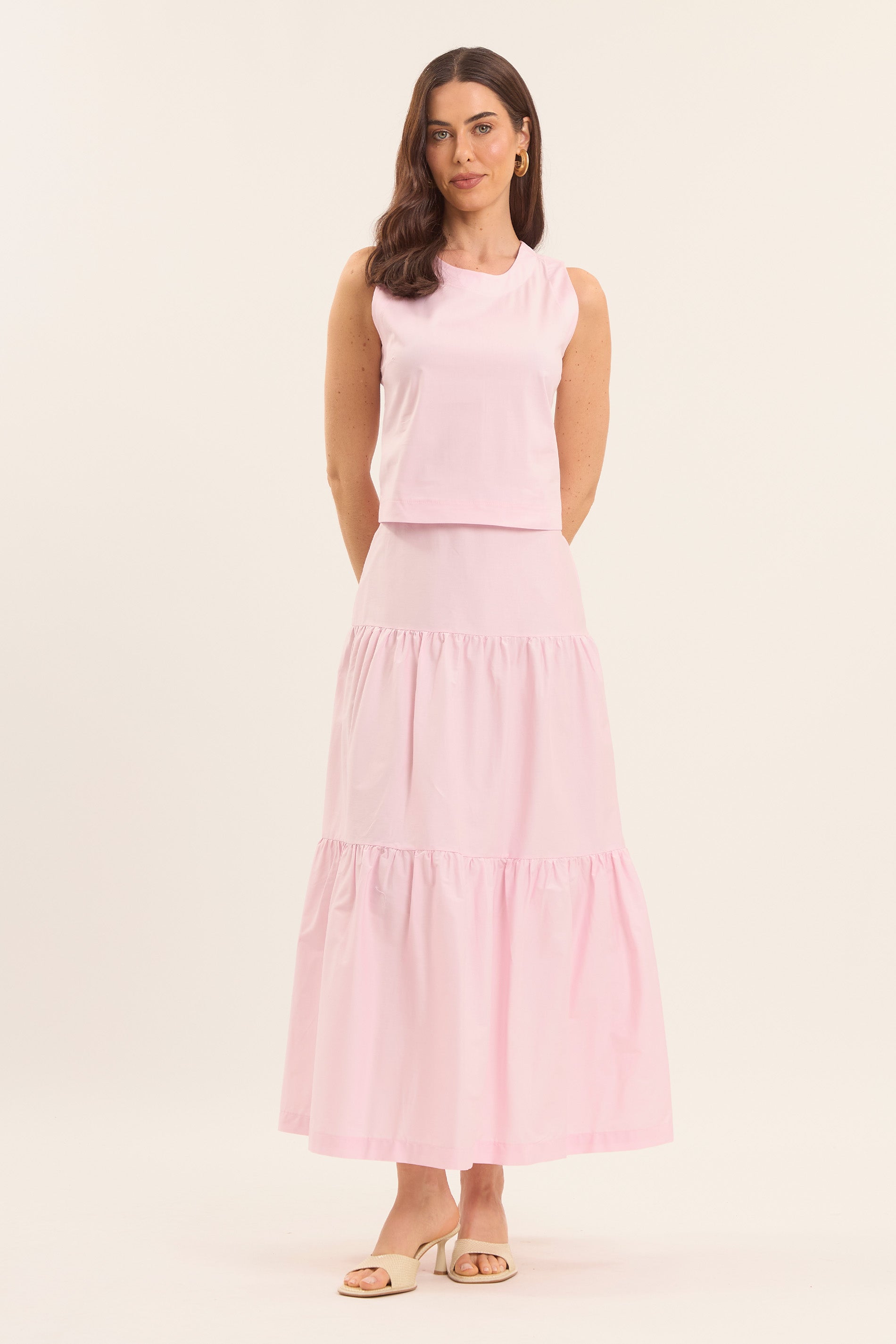 Blusa com Modelagem Reta e Decote Fechado