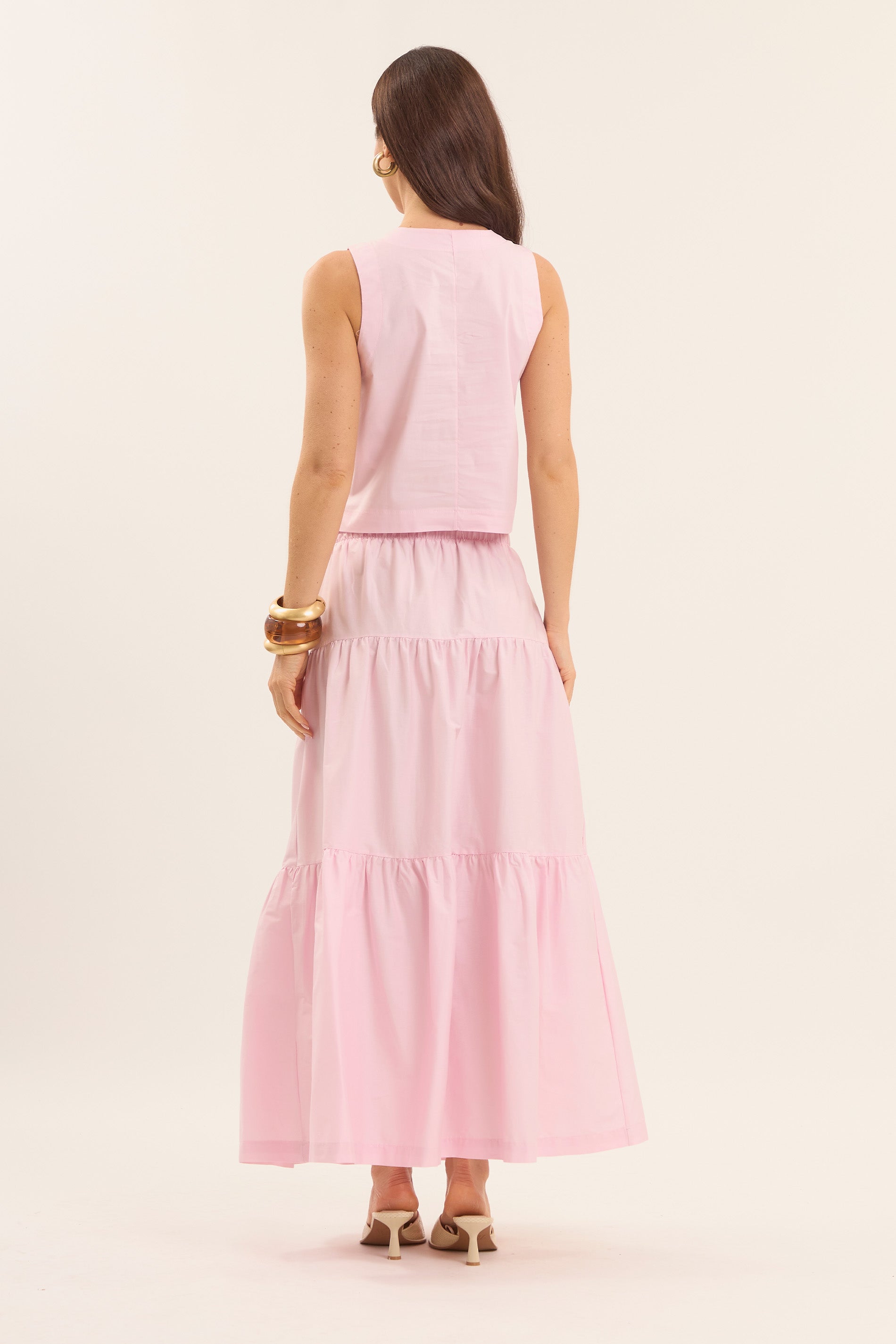 Blusa com Modelagem Reta e Decote Fechado