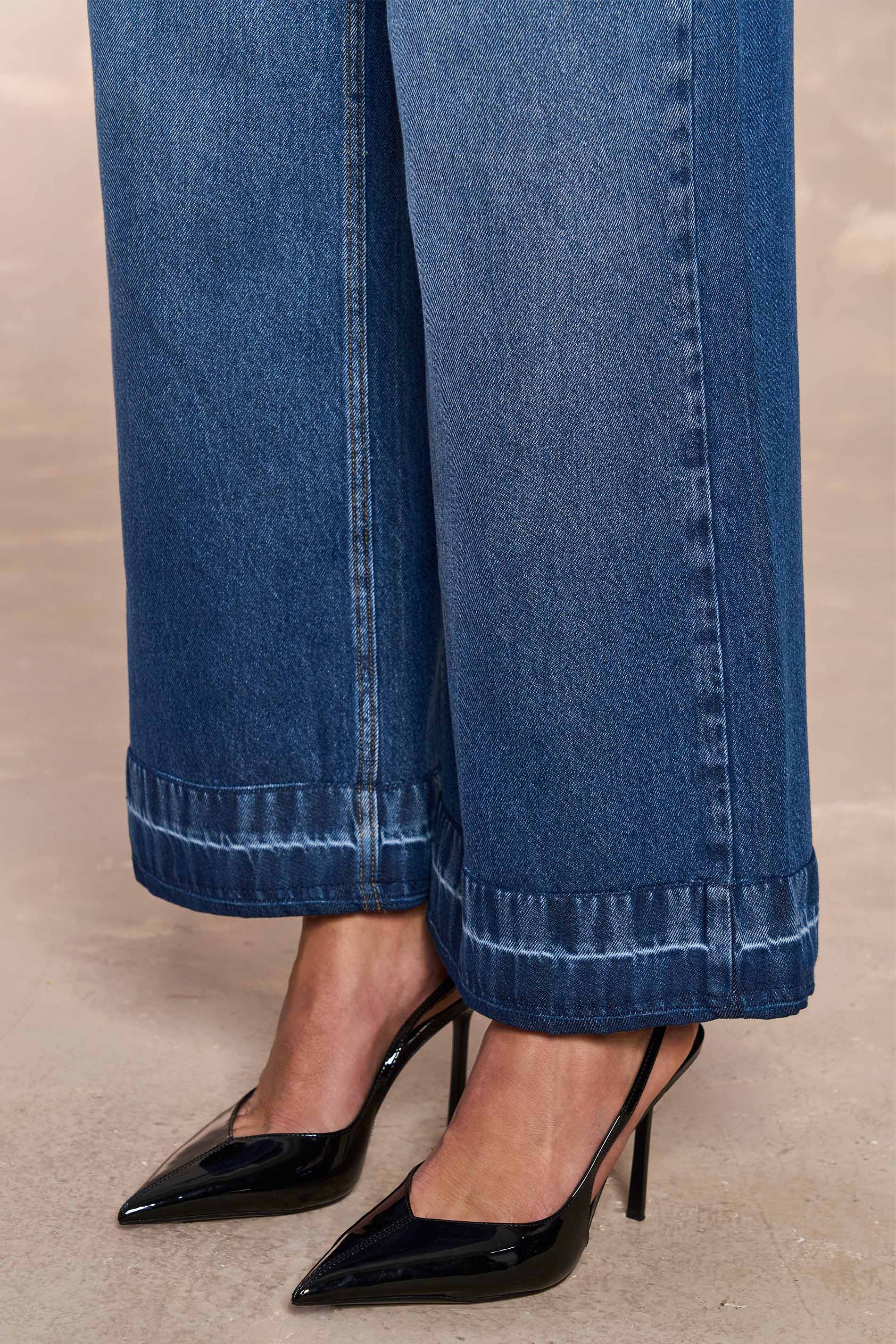 Calça Wide Cropped Jardim Boho em Denim