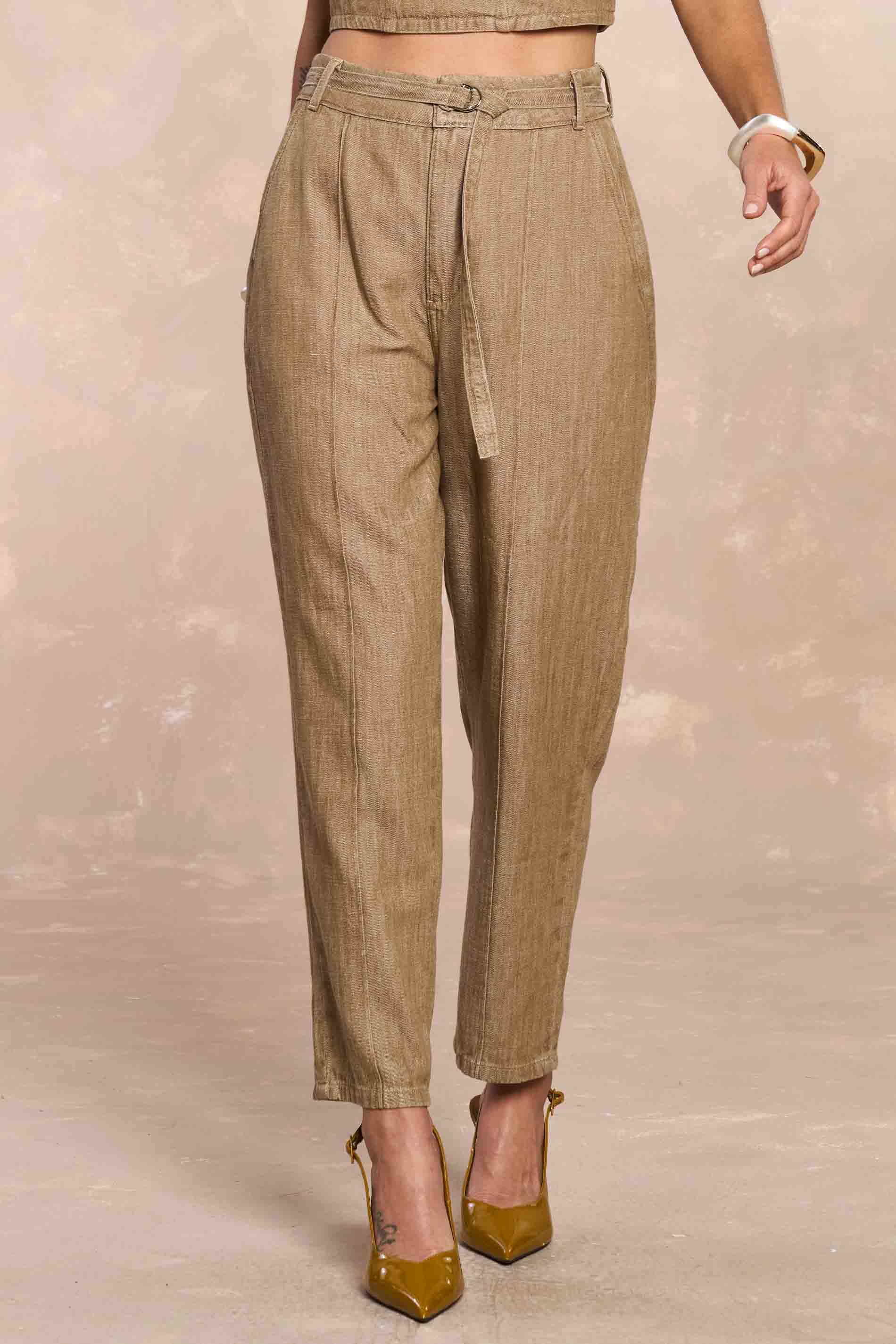 Calça Carrot Peônia Jardim Boho em Linho