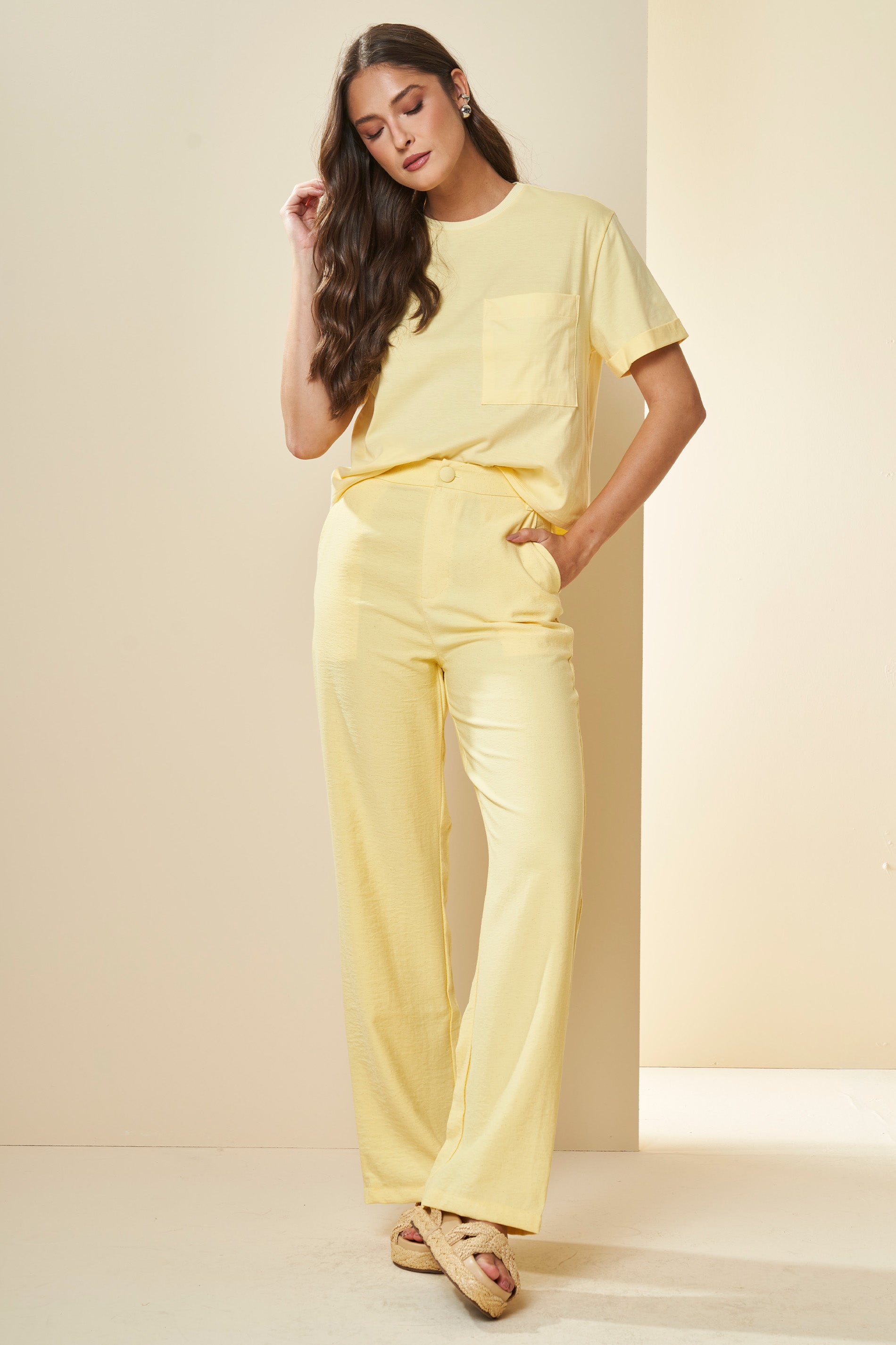 T-Shirt Solar com Bolso Frontal